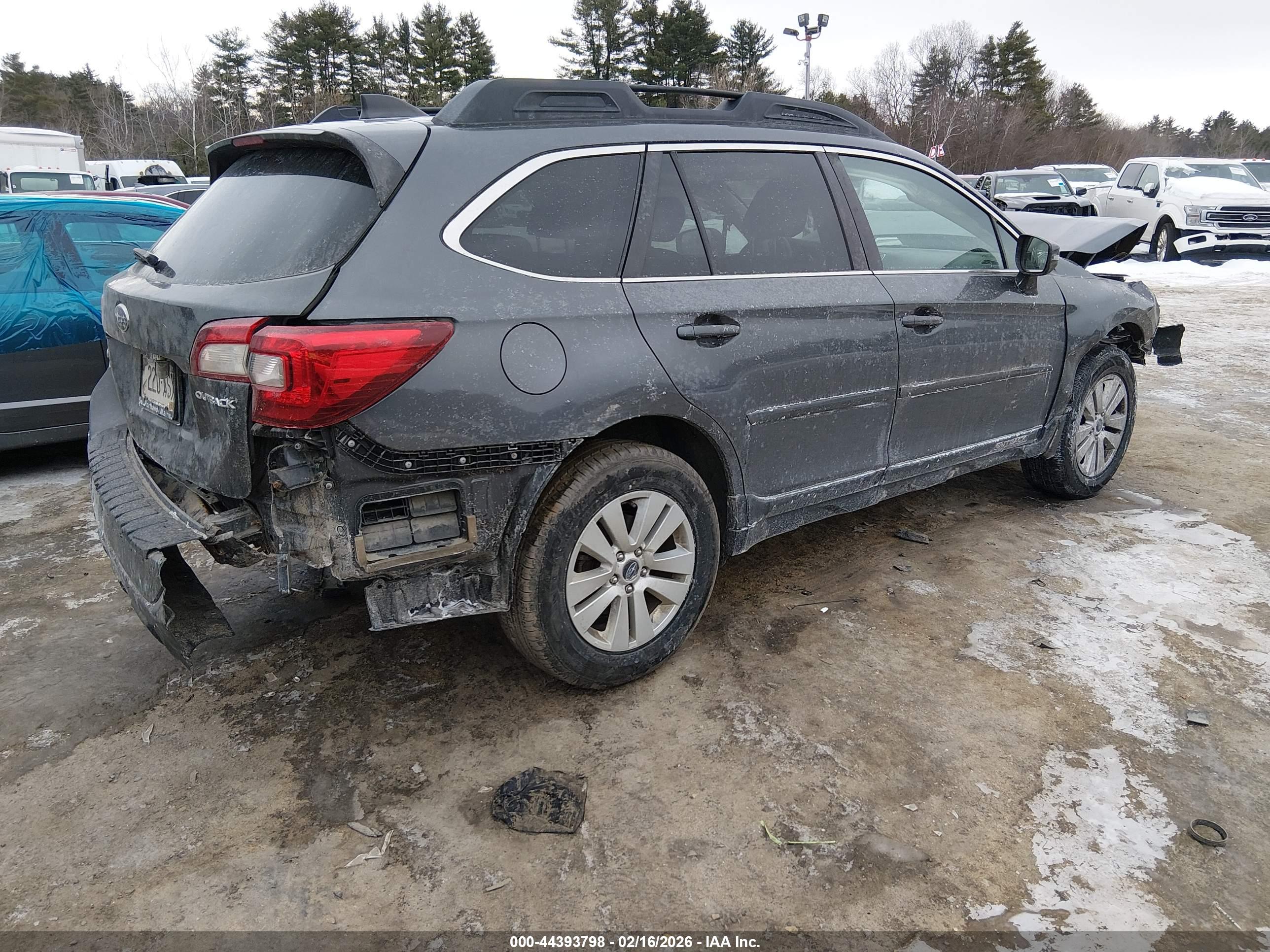 SUBARU OUTBACK image 4
