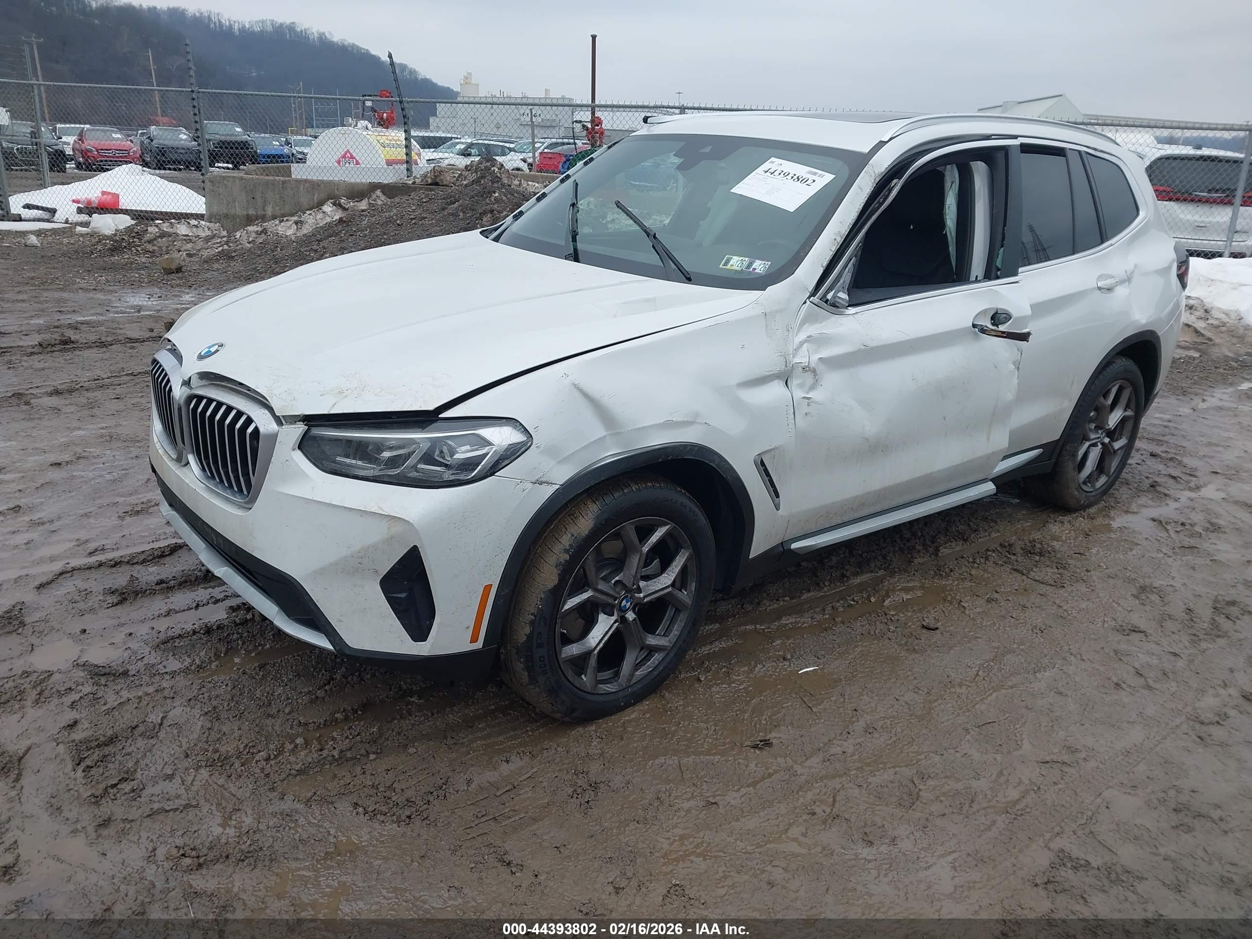 BMW X3 image 2