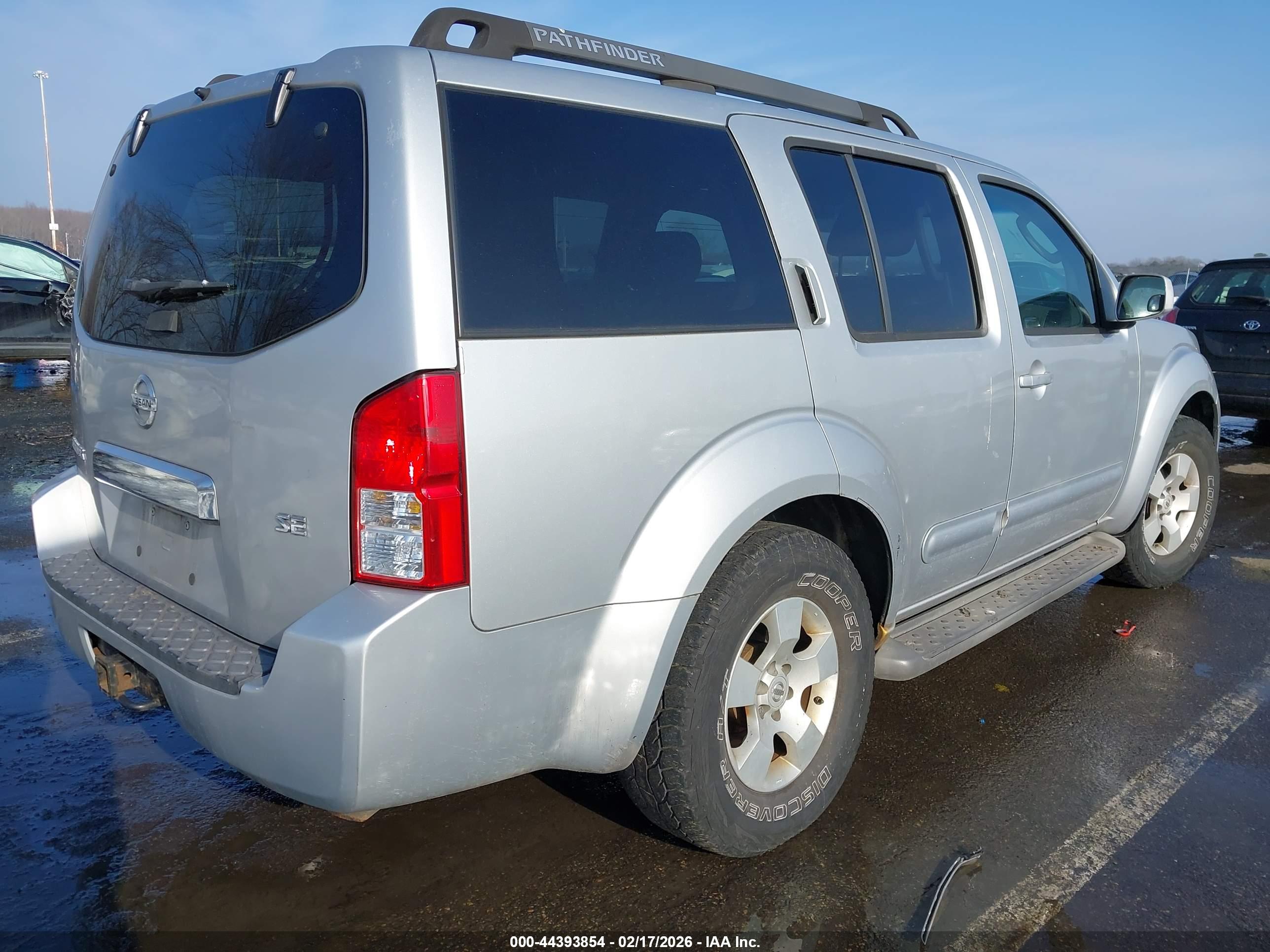 NISSAN PATHFINDER image 4