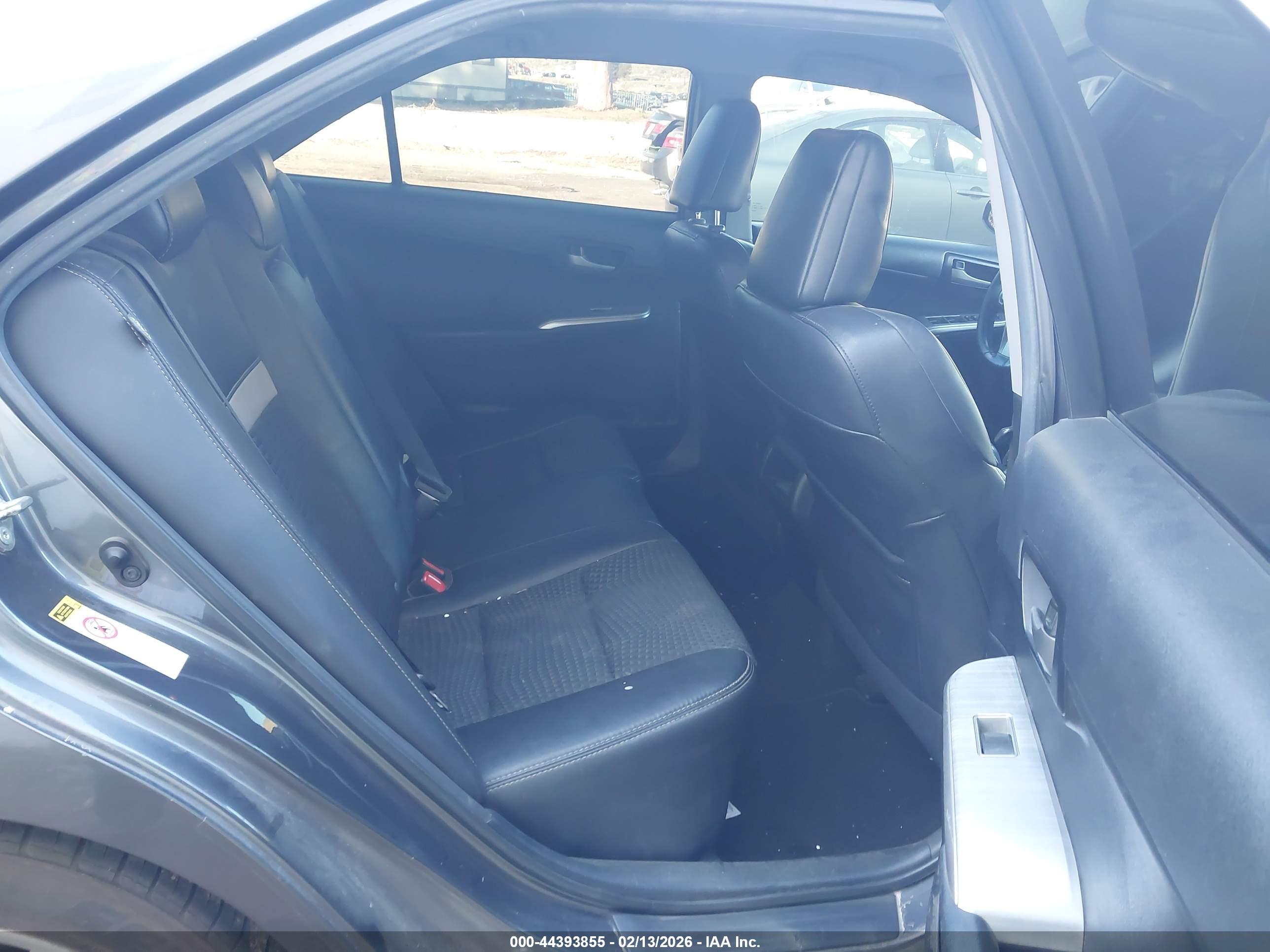 TOYOTA CAMRY image 8