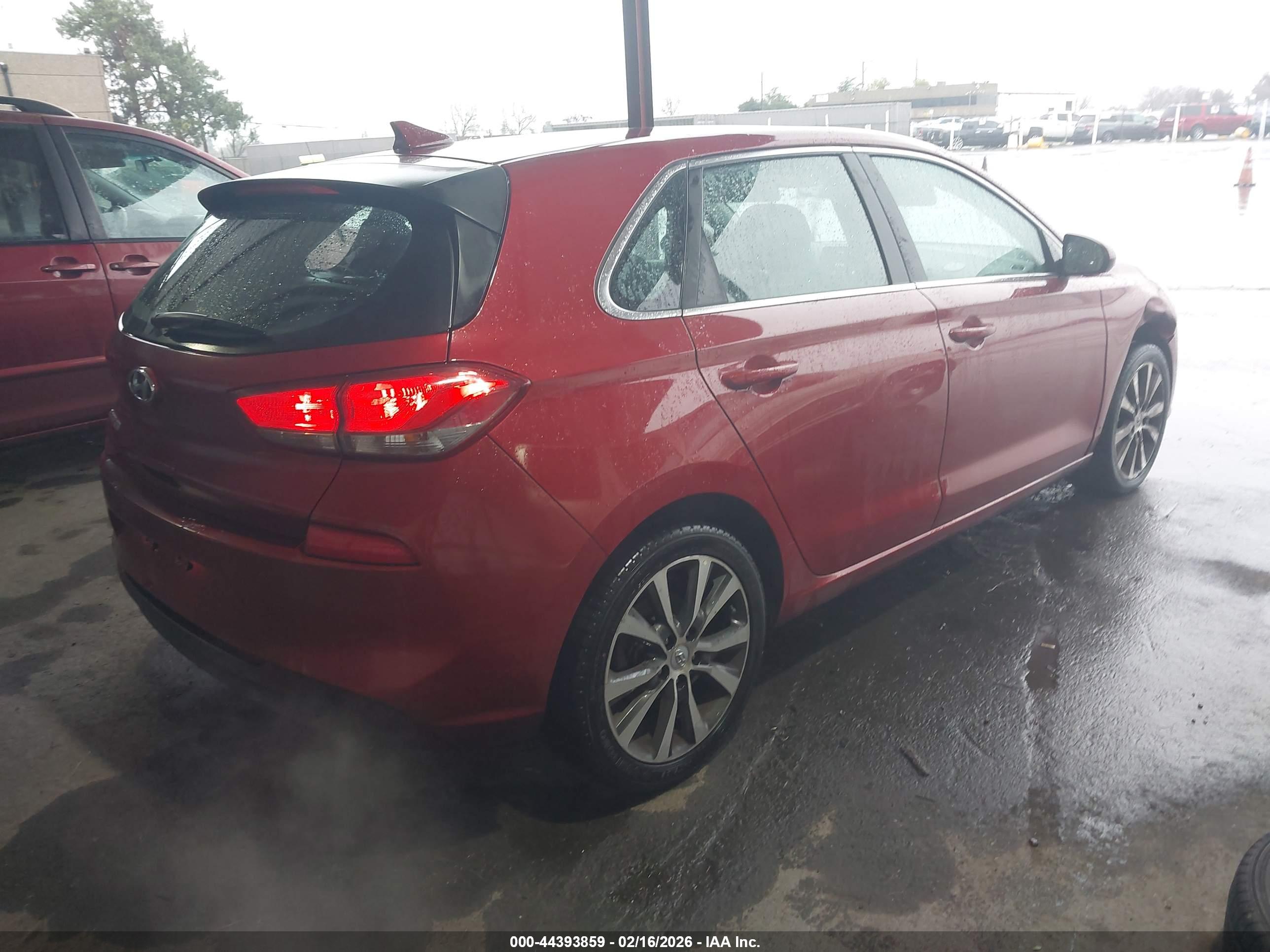 HYUNDAI ELANTRA image 4