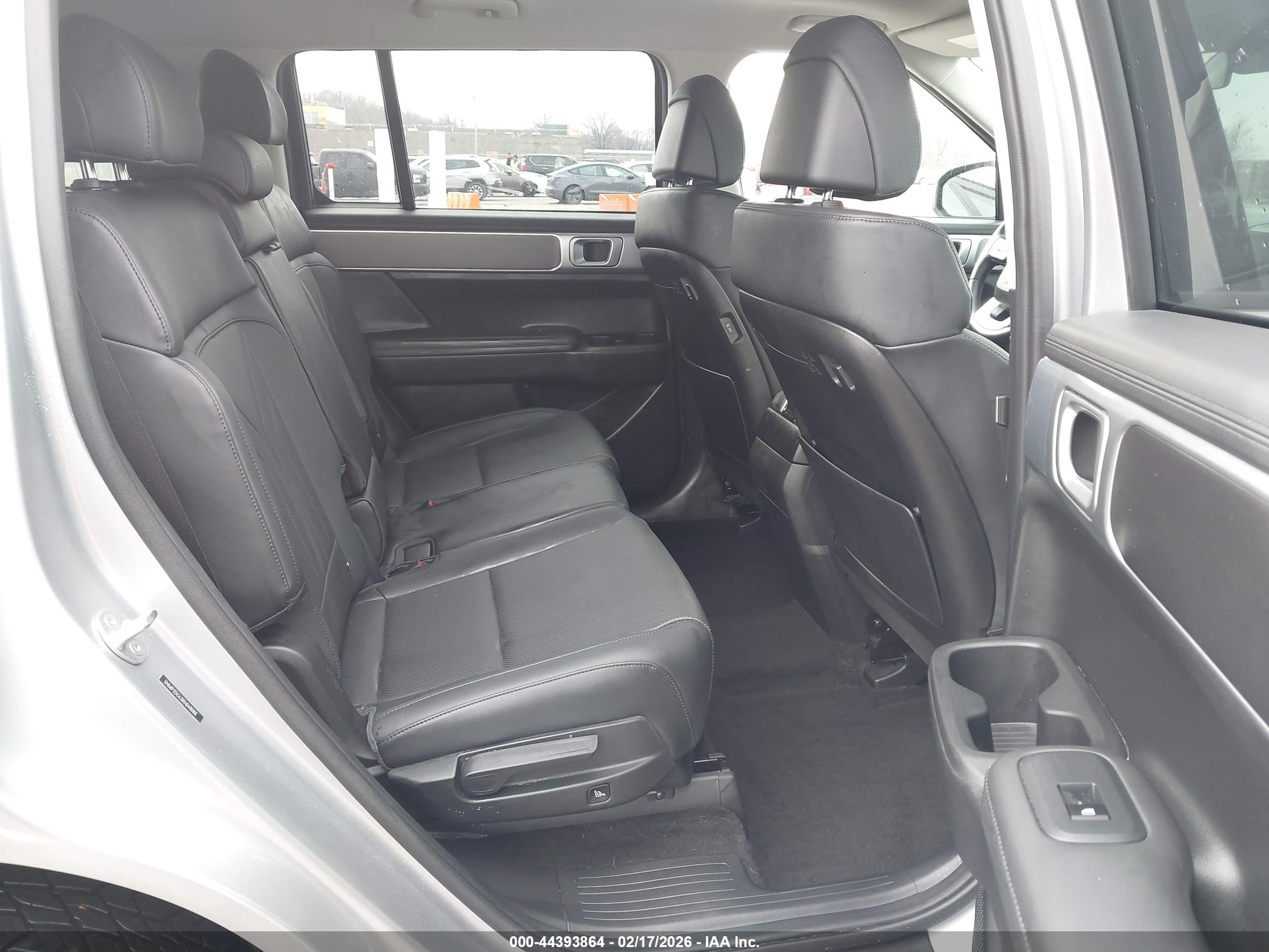 HYUNDAI SANTA image 8