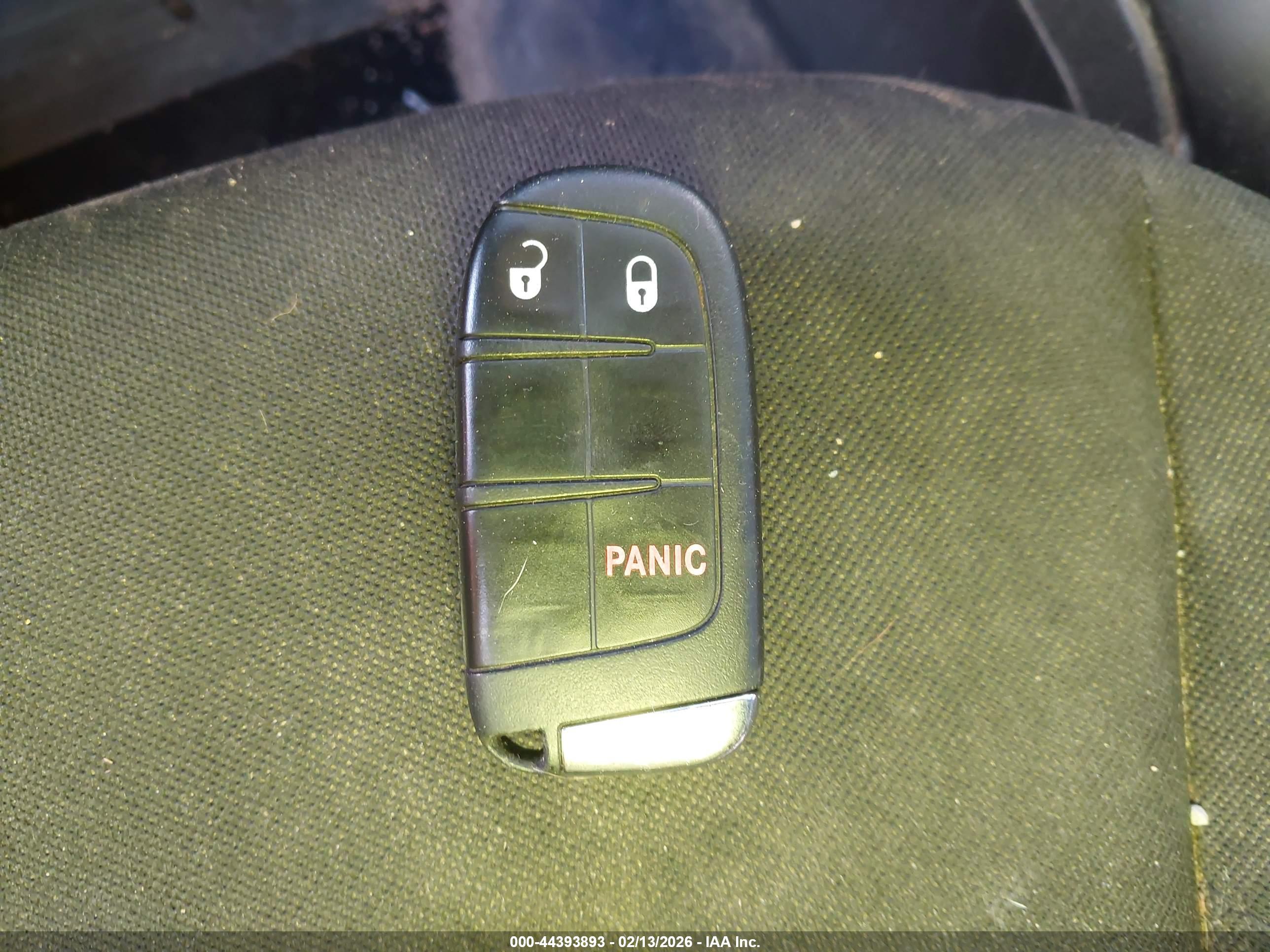 JEEP RENEGADE image 11