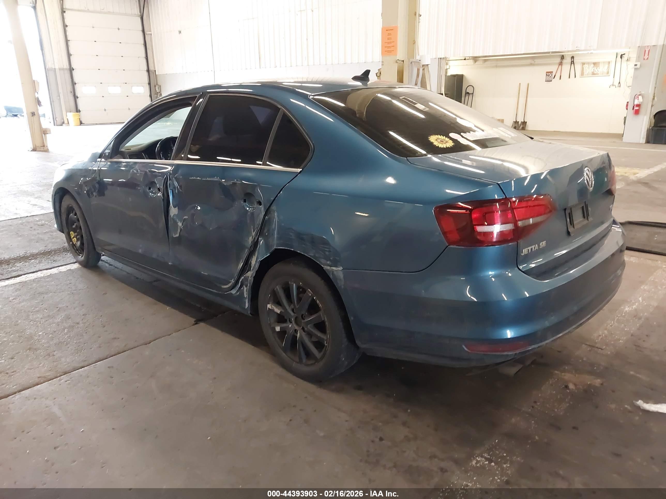 VOLKSWAGEN JETTA image 3