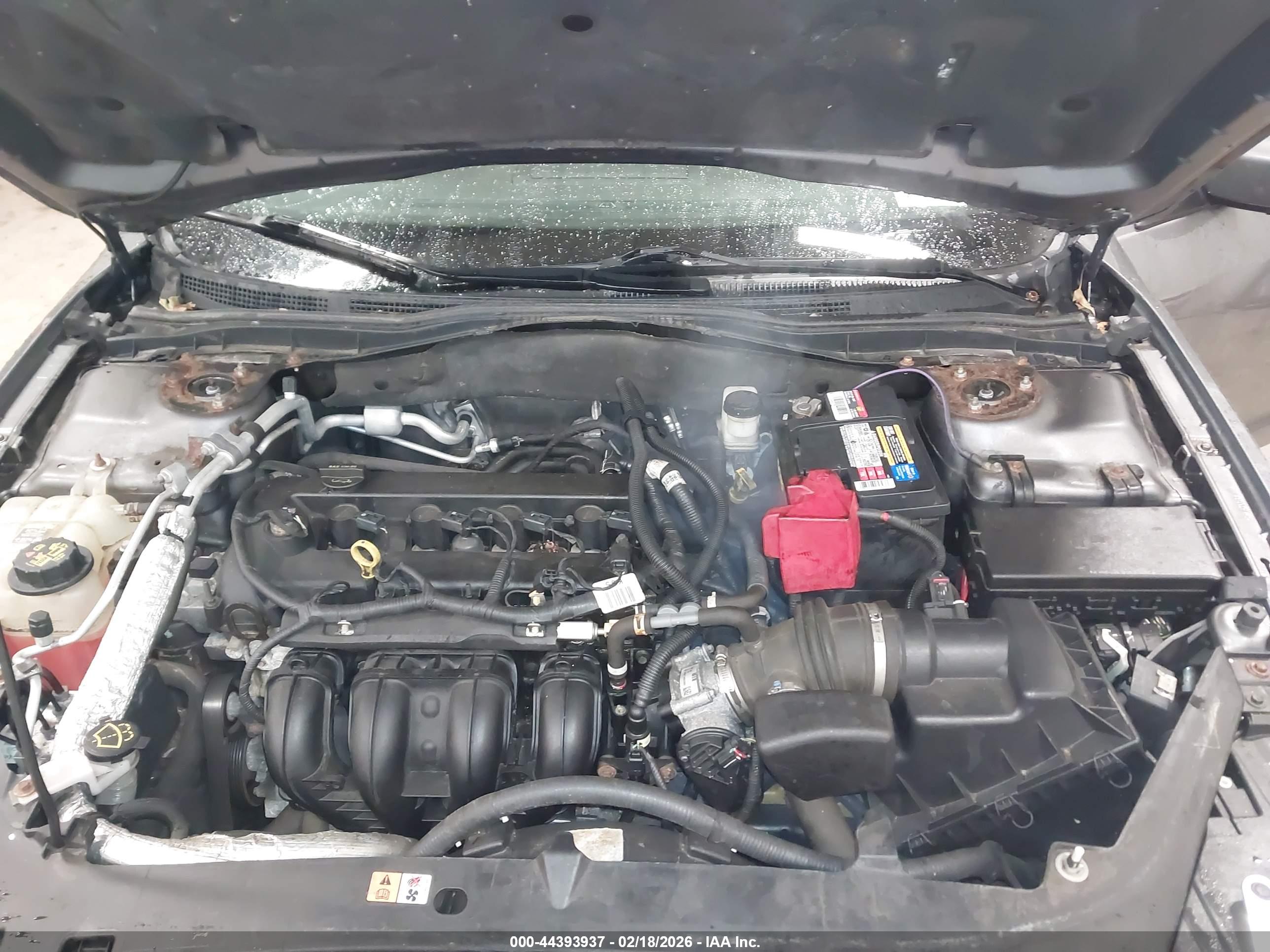 FORD FUSION image 10