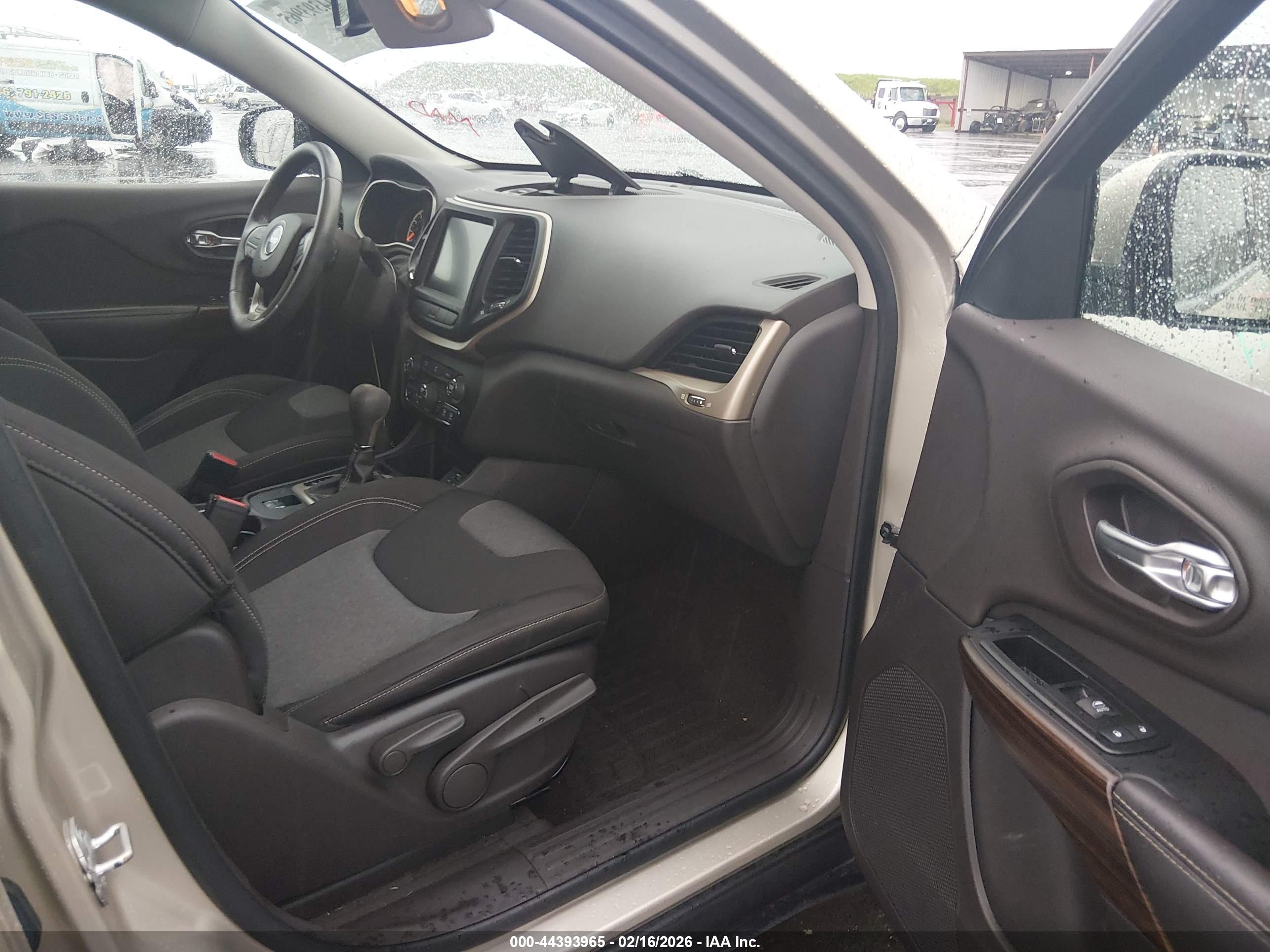 JEEP CHEROKEE image 5