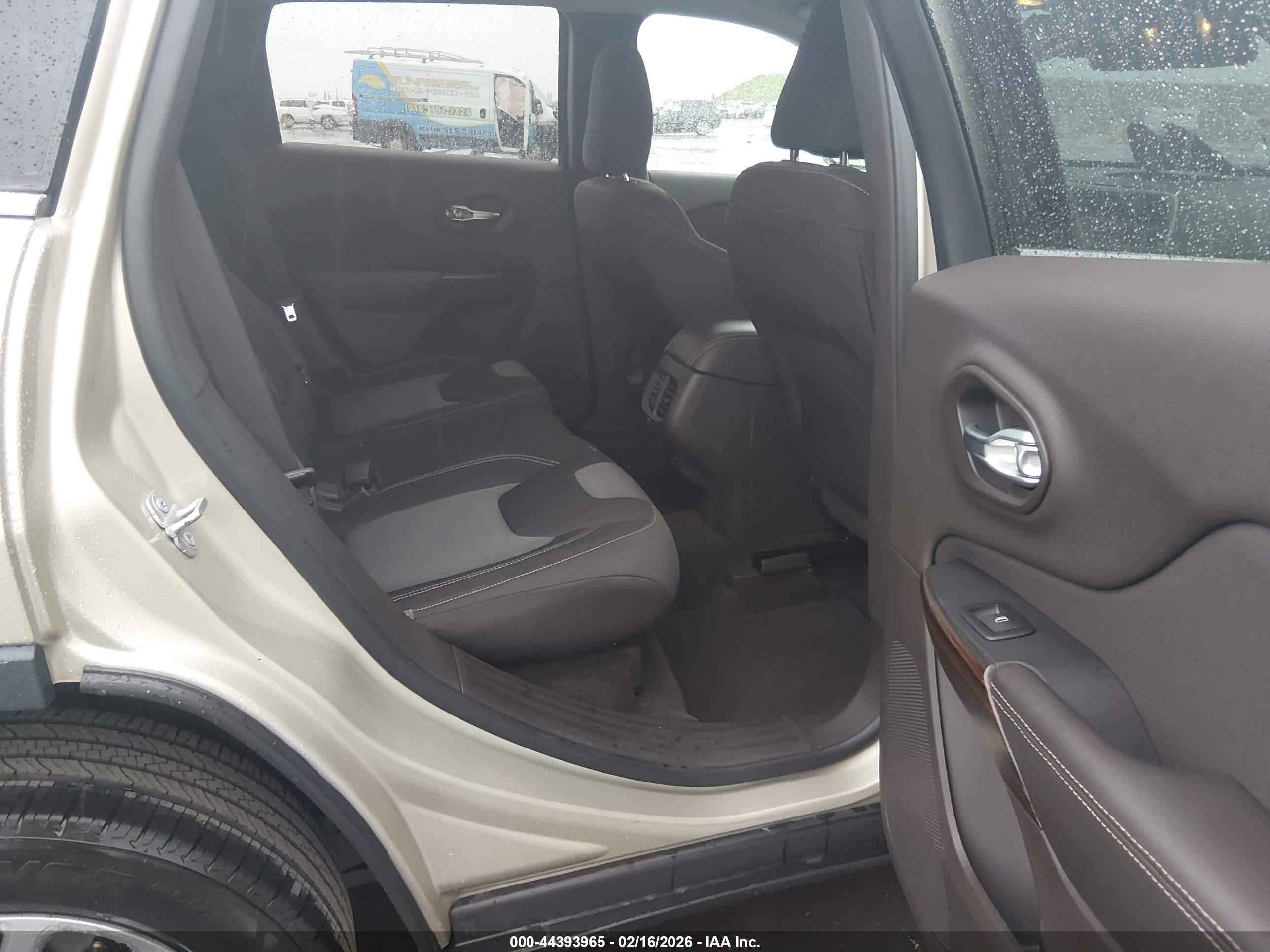 JEEP CHEROKEE image 8