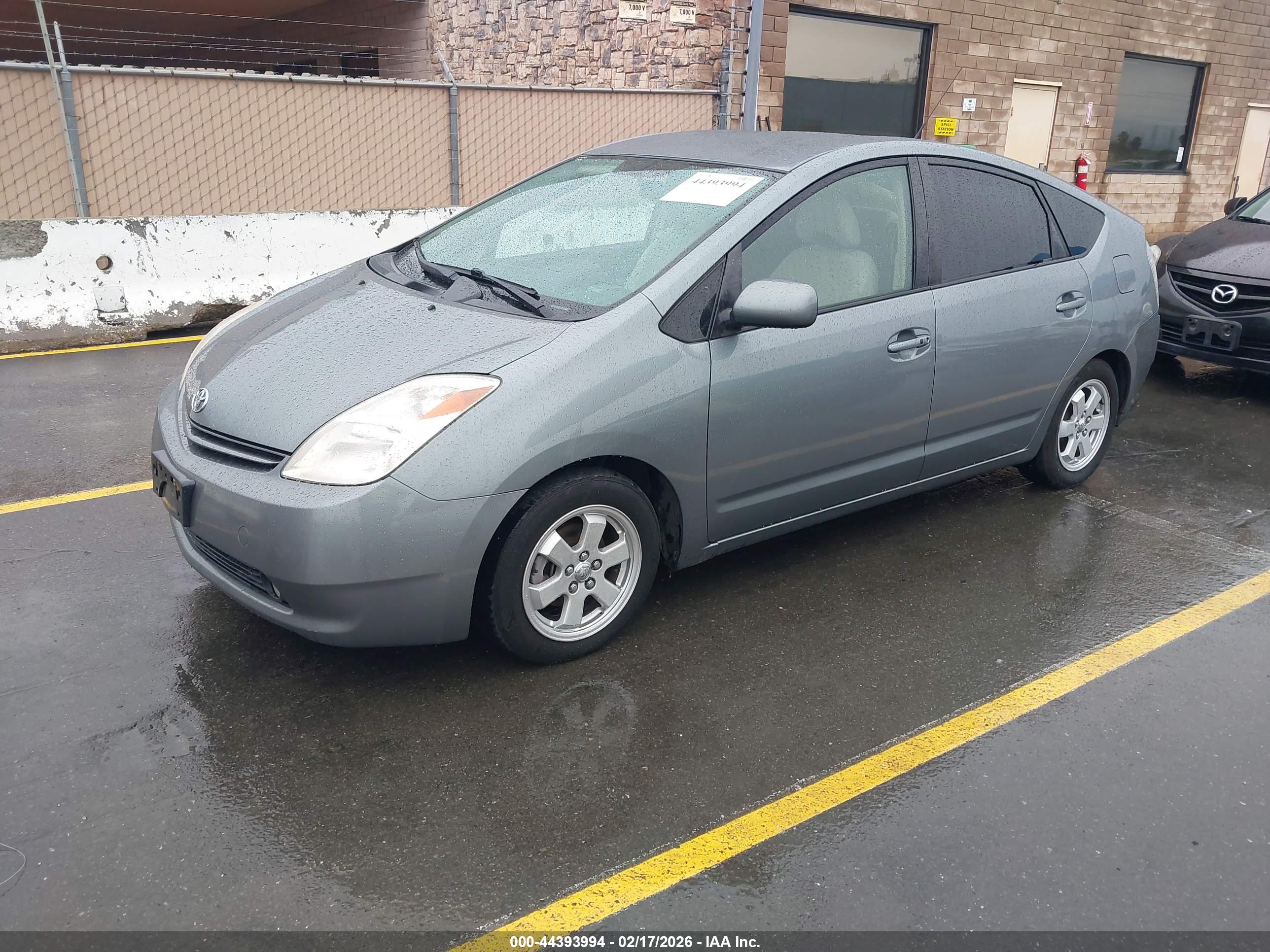 TOYOTA PRIUS image 2