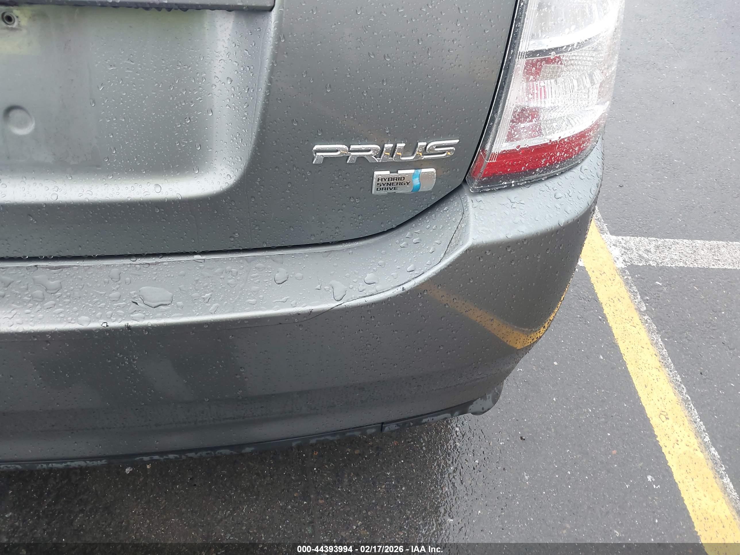 TOYOTA PRIUS image 6