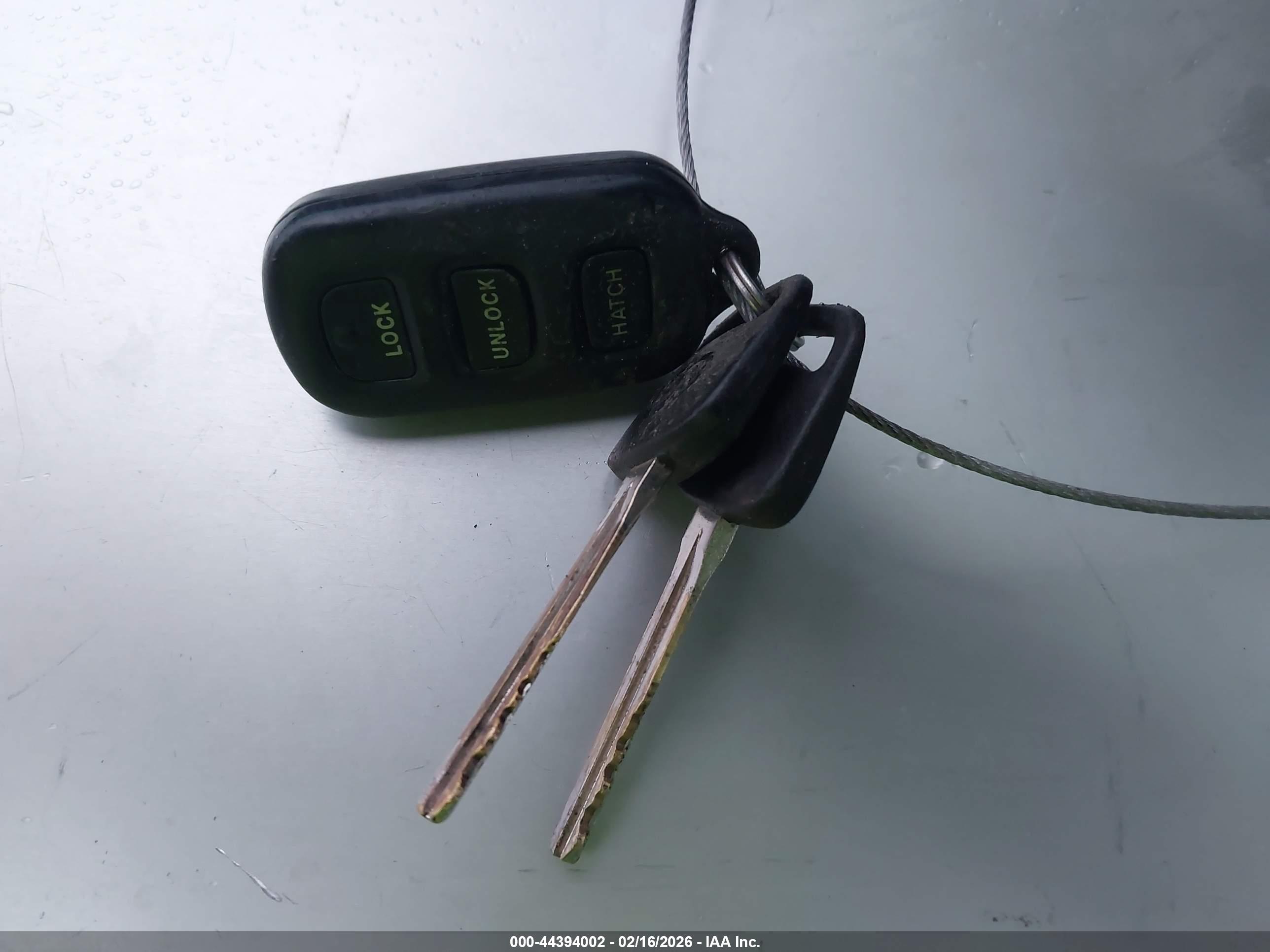 PONTIAC VIBE image 11