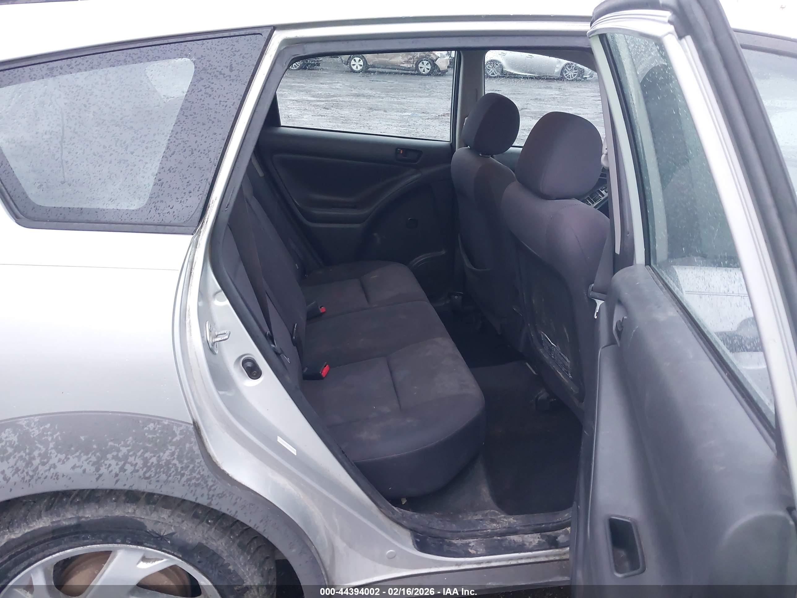 PONTIAC VIBE image 8