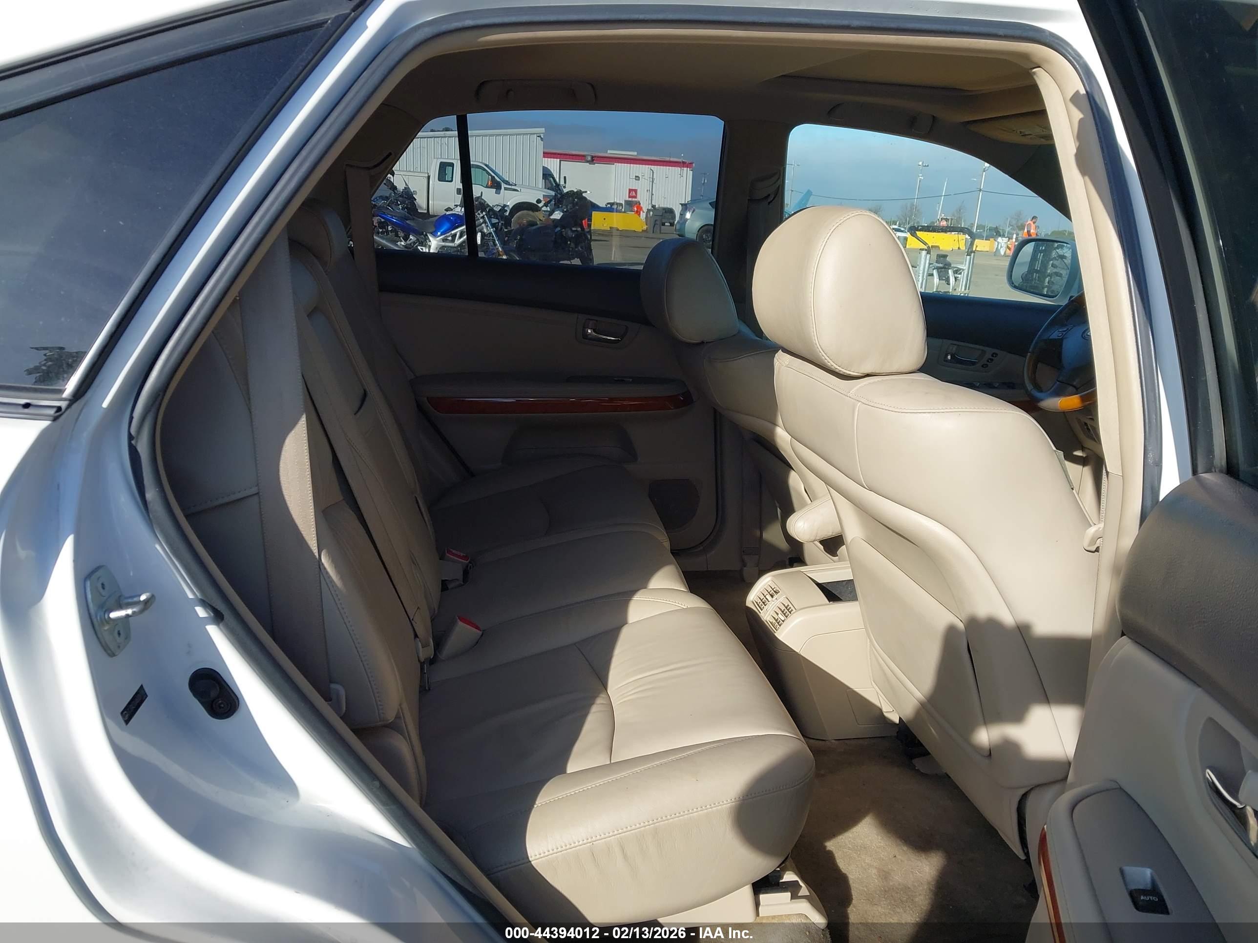LEXUS RX image 8