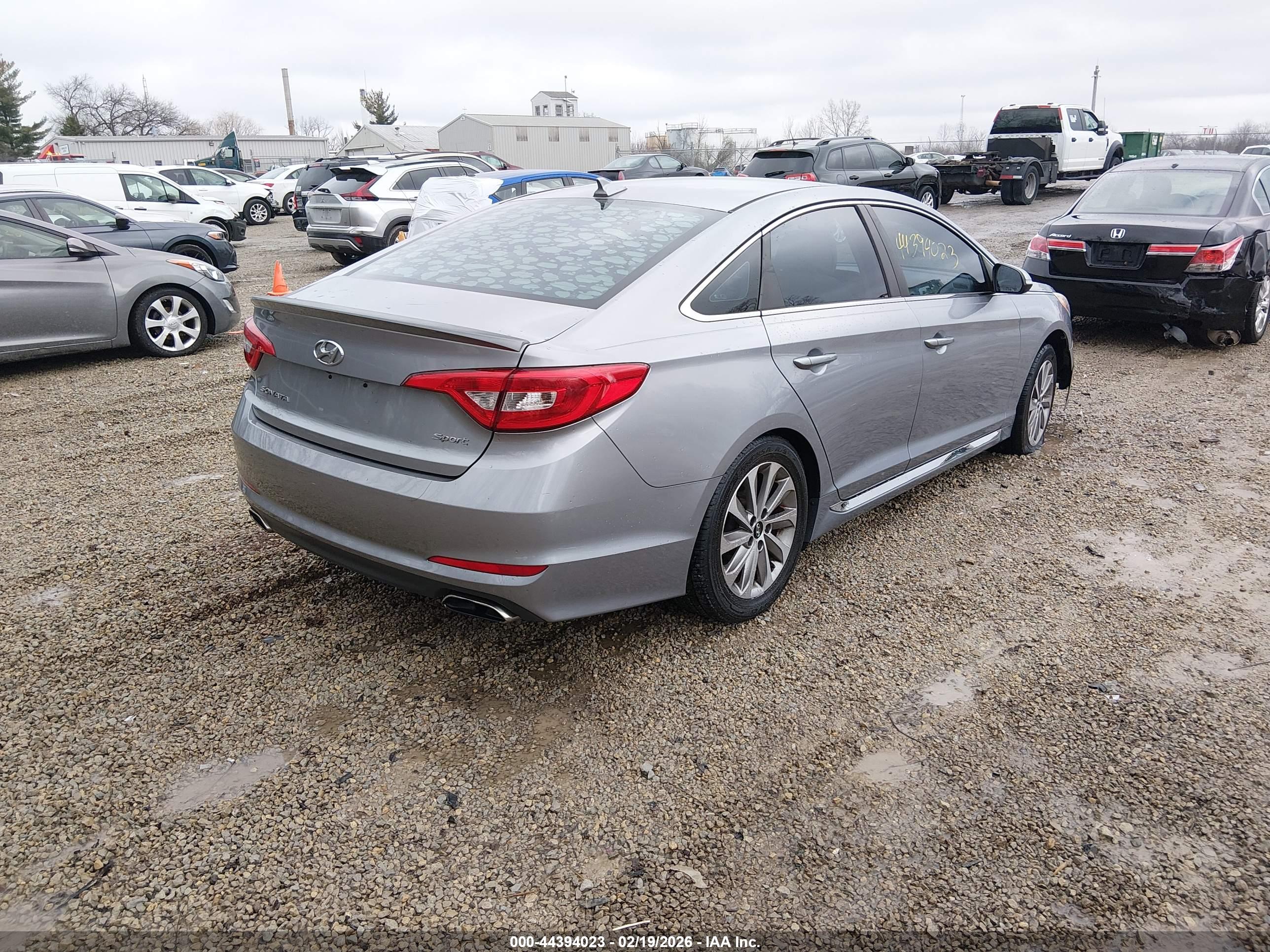 HYUNDAI SONATA image 4