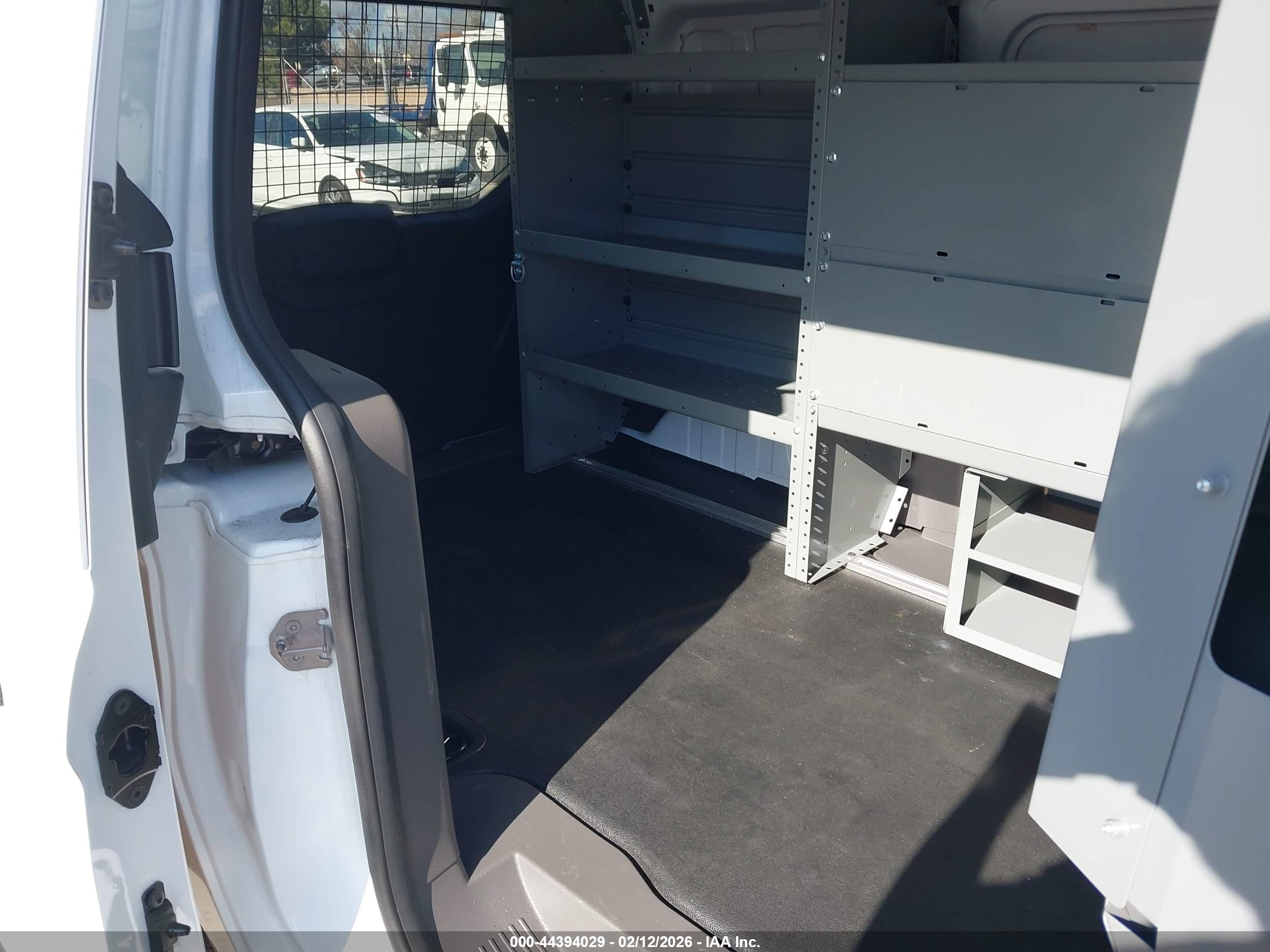 FORD TRANSIT image 8