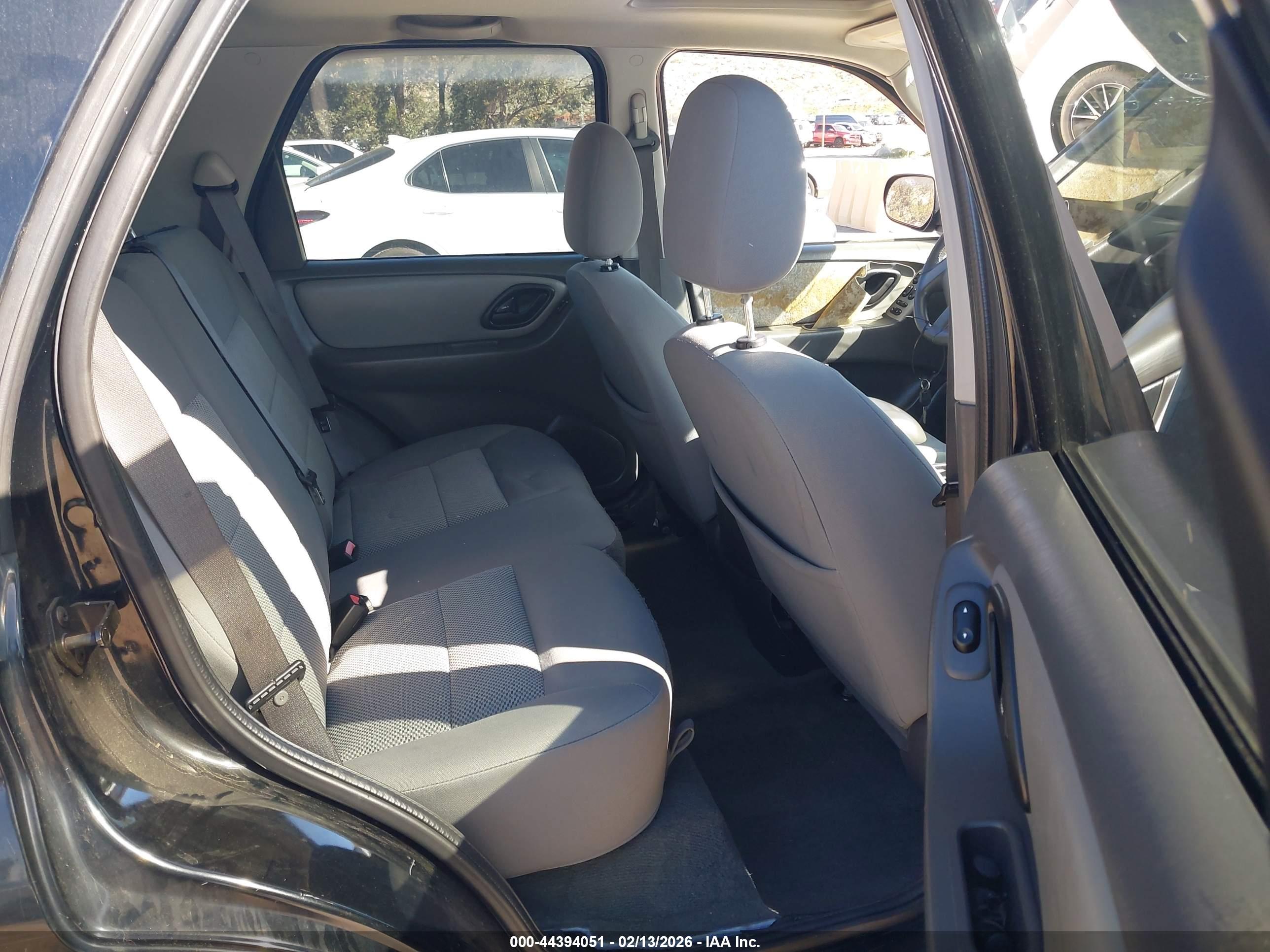 FORD ESCAPE image 8