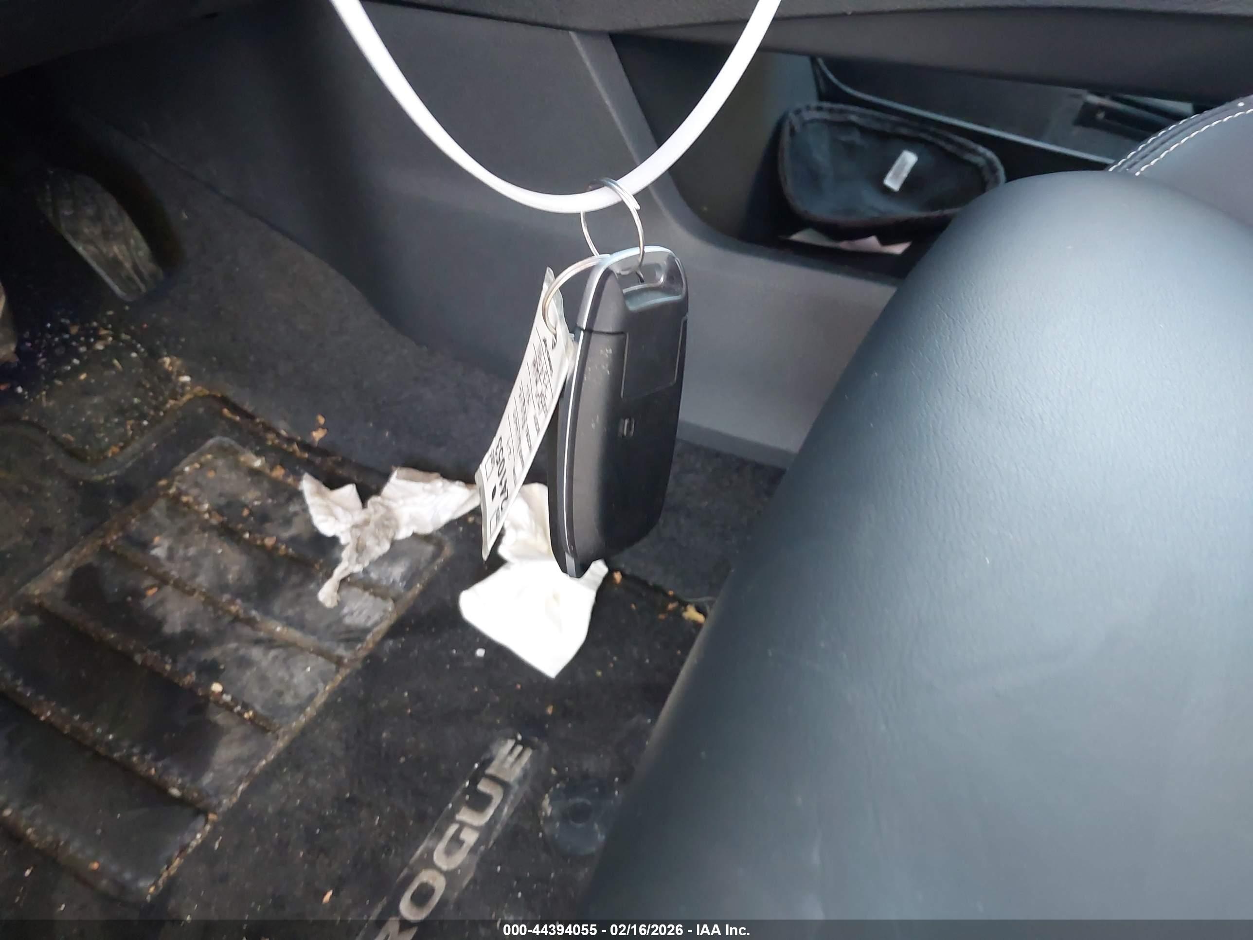 NISSAN ROGUE image 11
