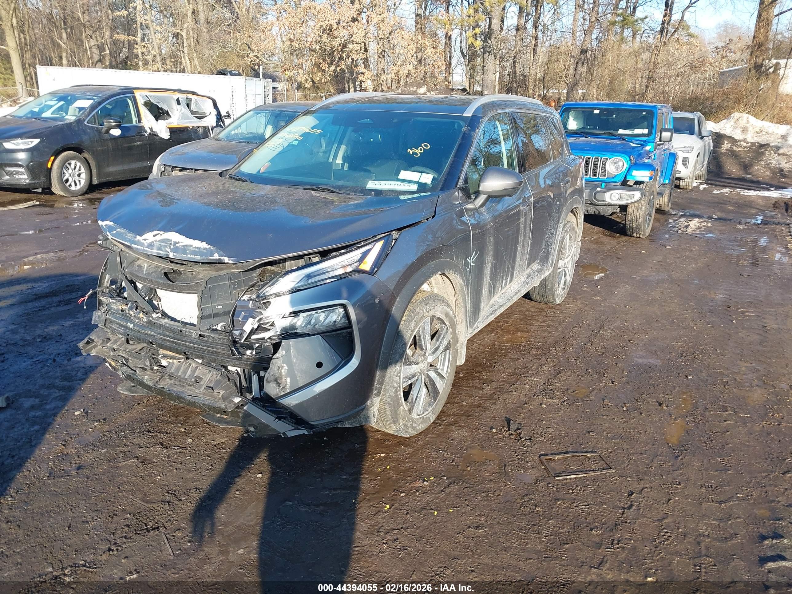 NISSAN ROGUE image 2