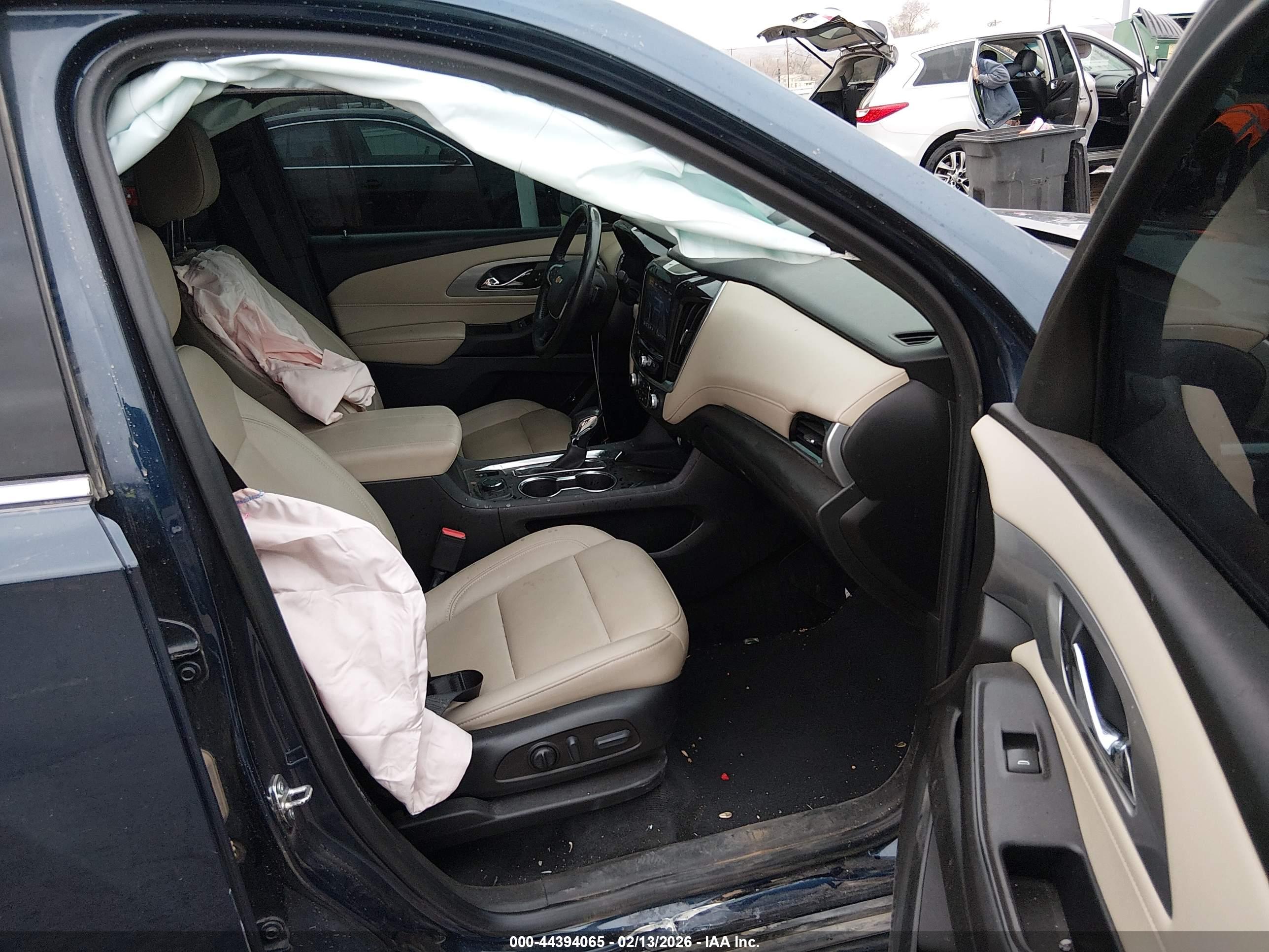 CHEVROLET TRAVERSE image 5