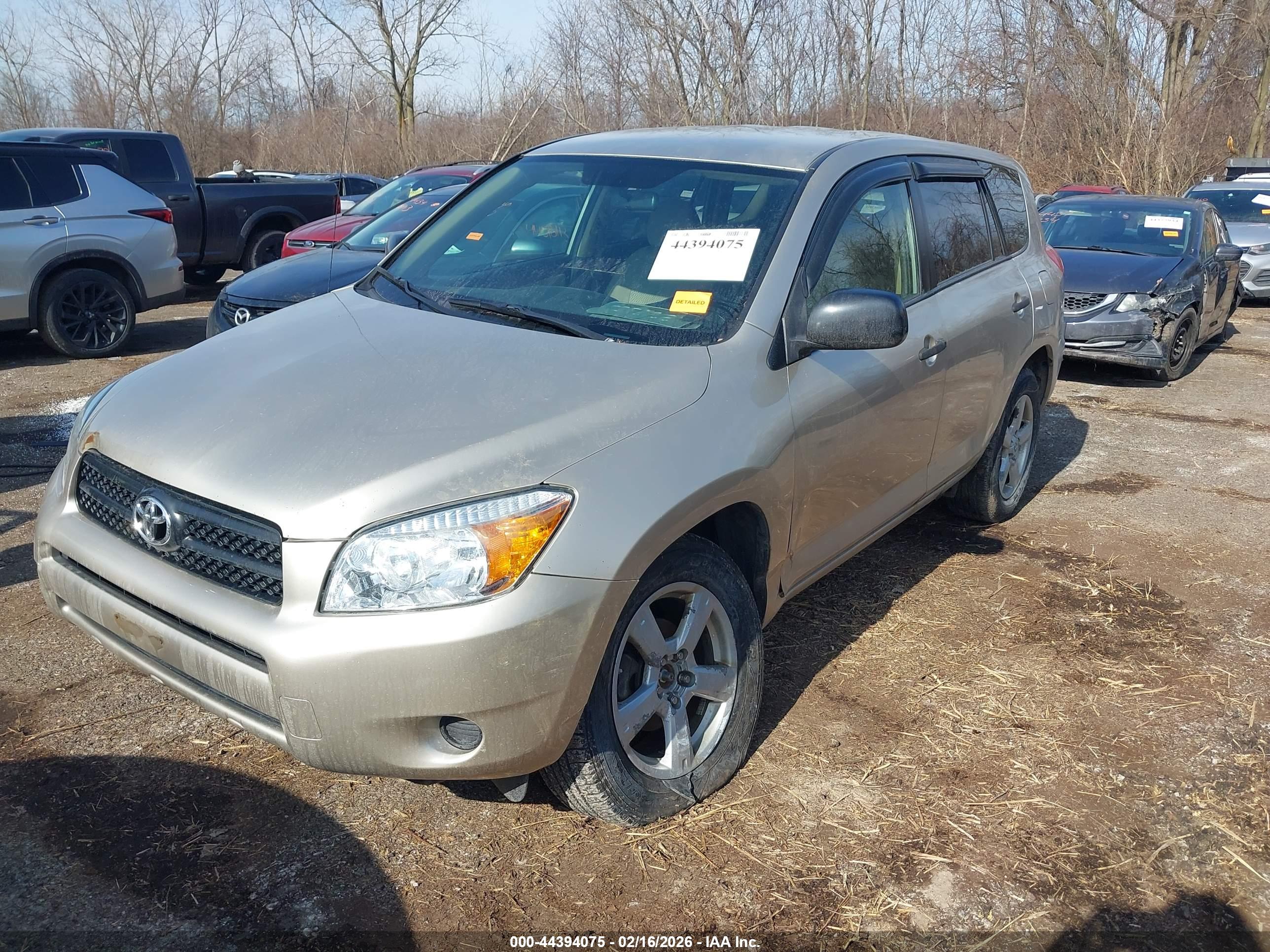 TOYOTA RAV4 image 2