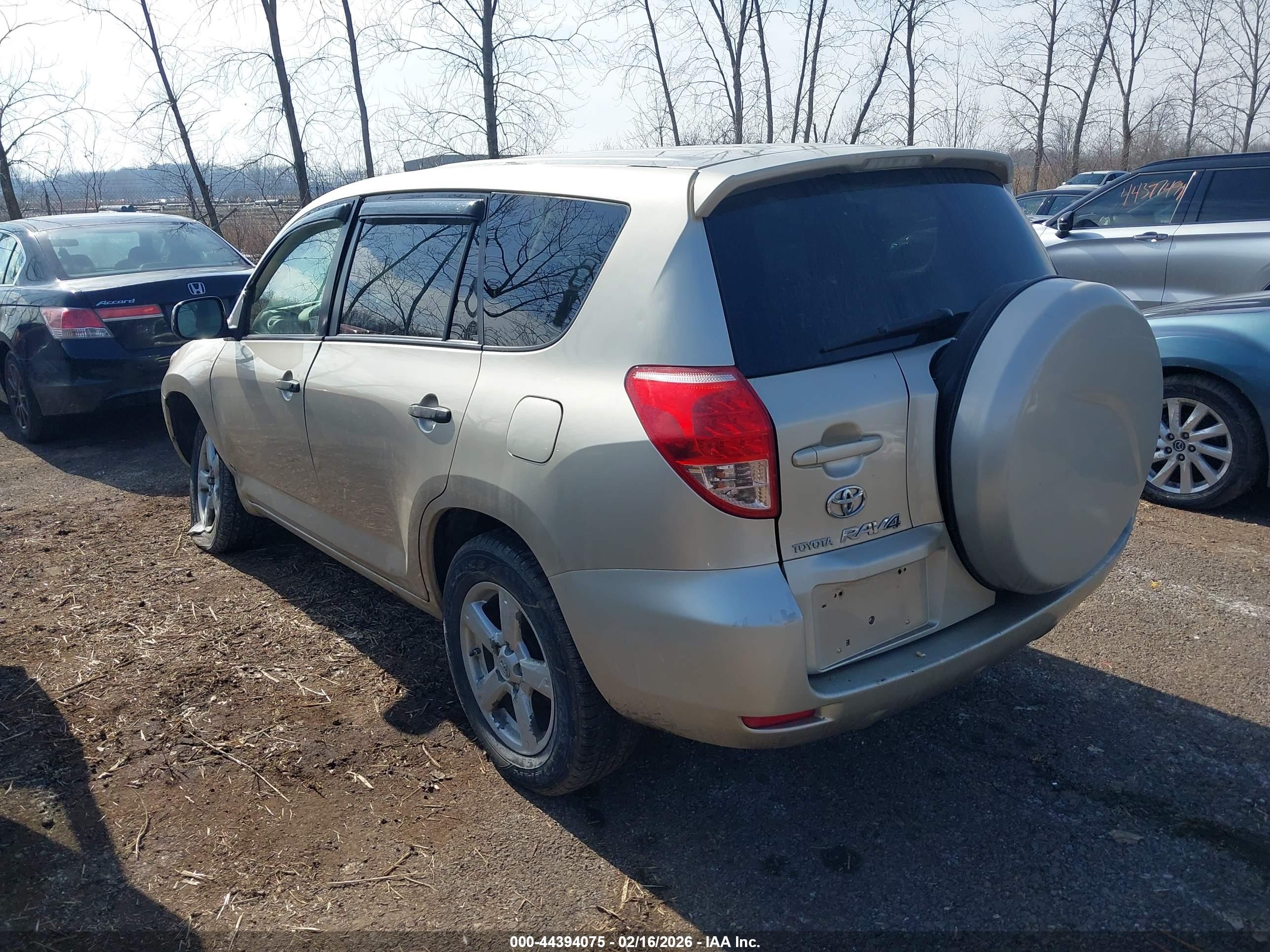 TOYOTA RAV4 image 3