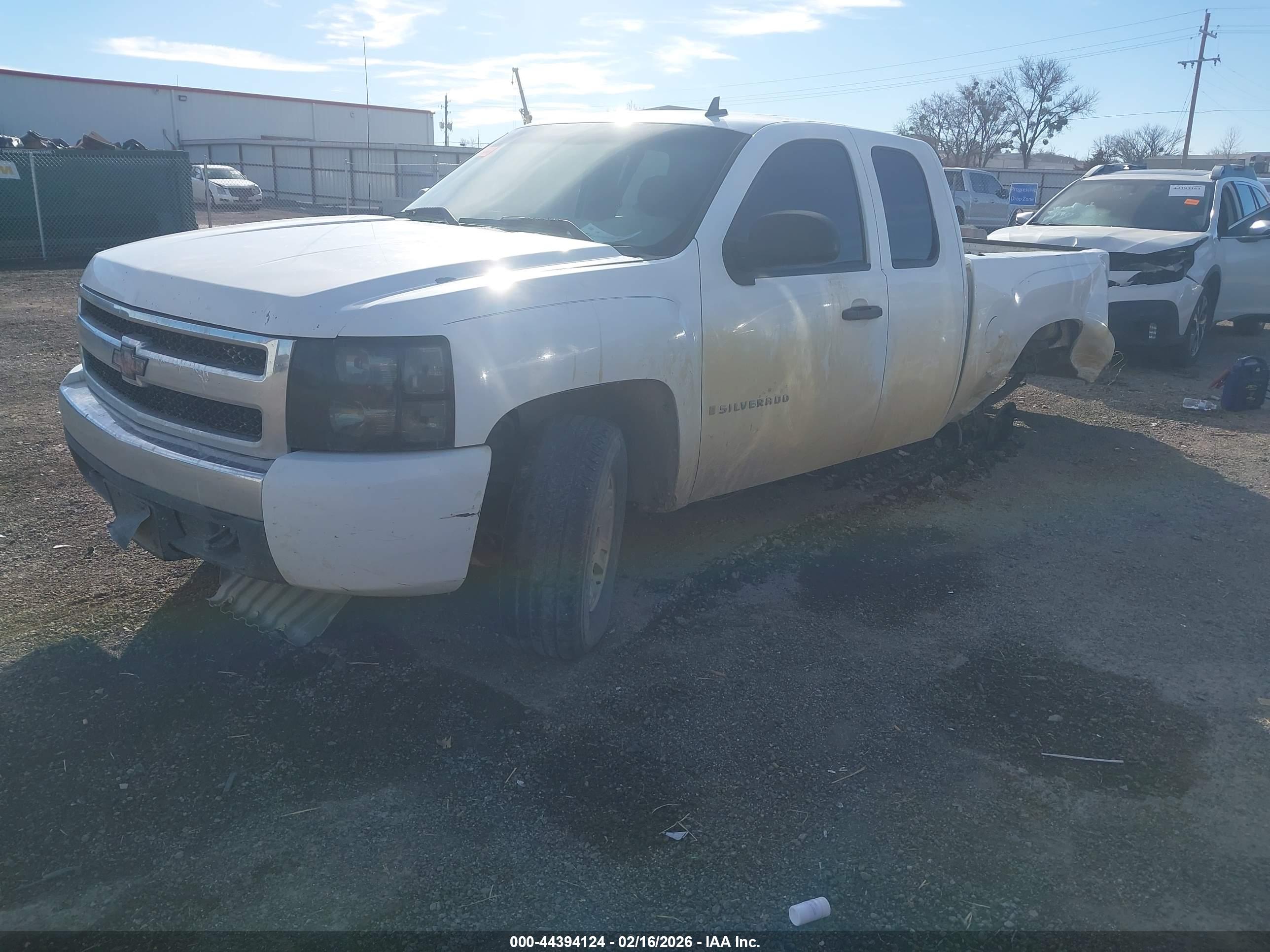 CHEVROLET SILVERADO image 2