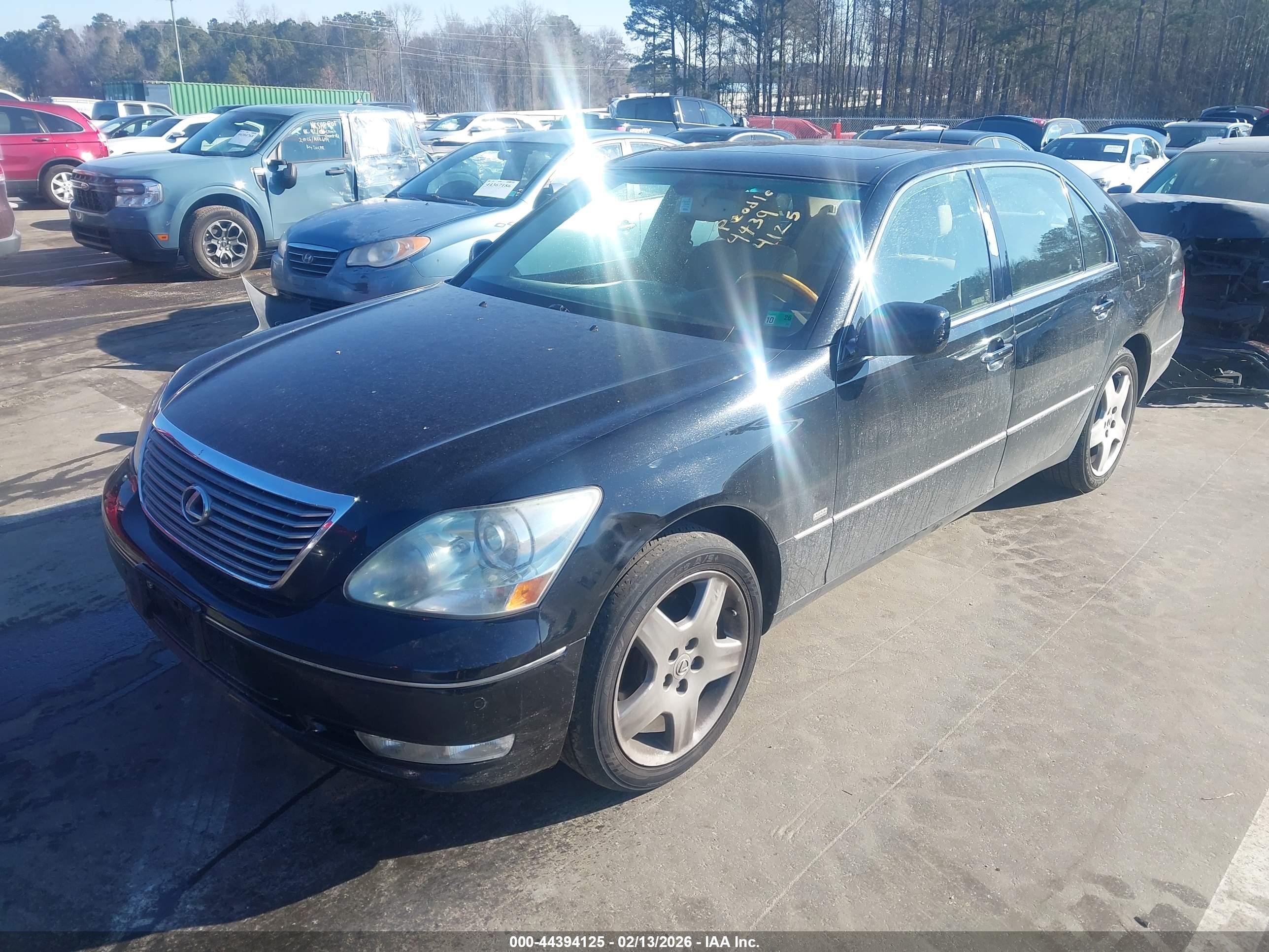 LEXUS LS image 2