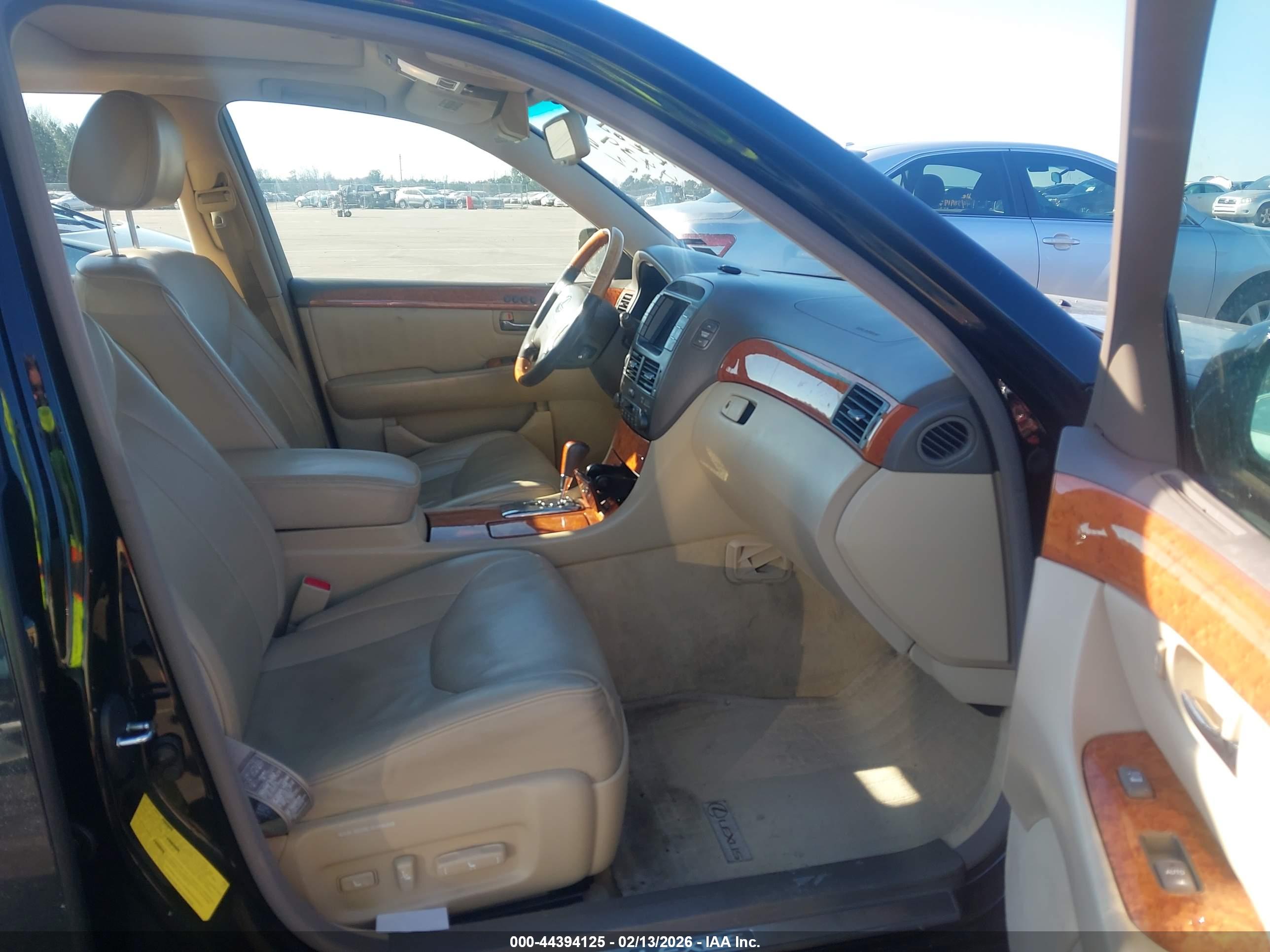 LEXUS LS image 5