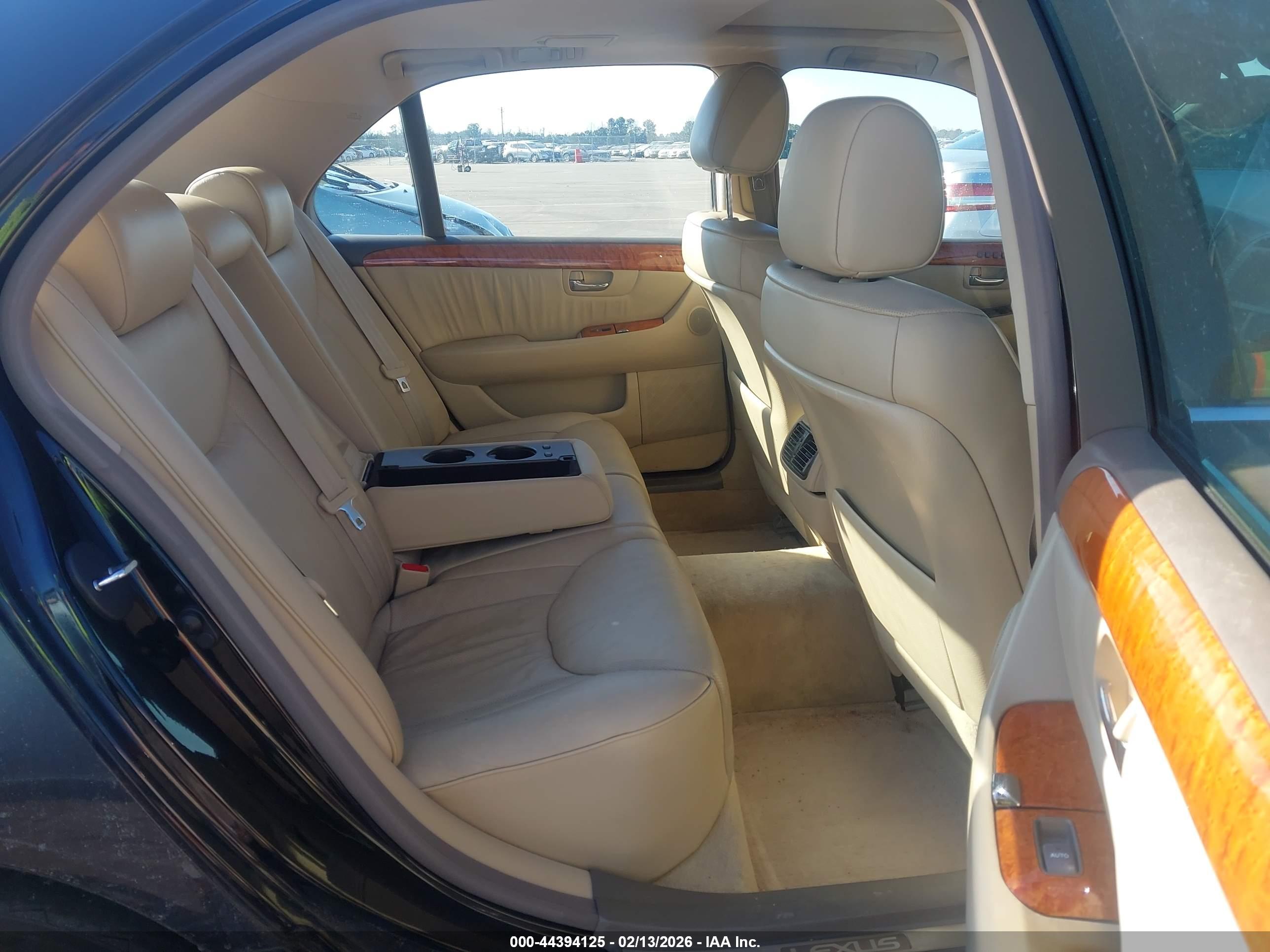 LEXUS LS image 8