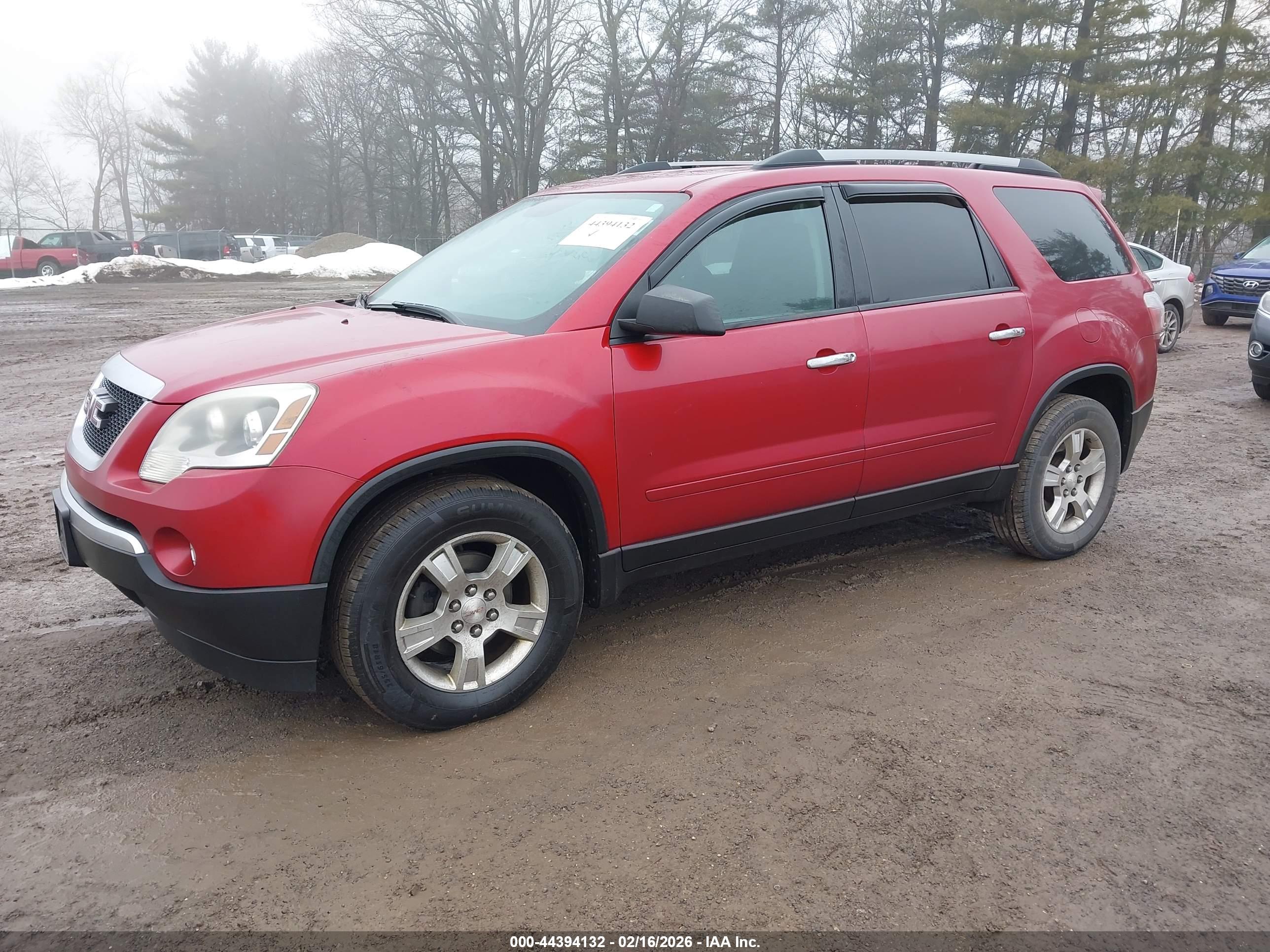 GMC ACADIA image 2