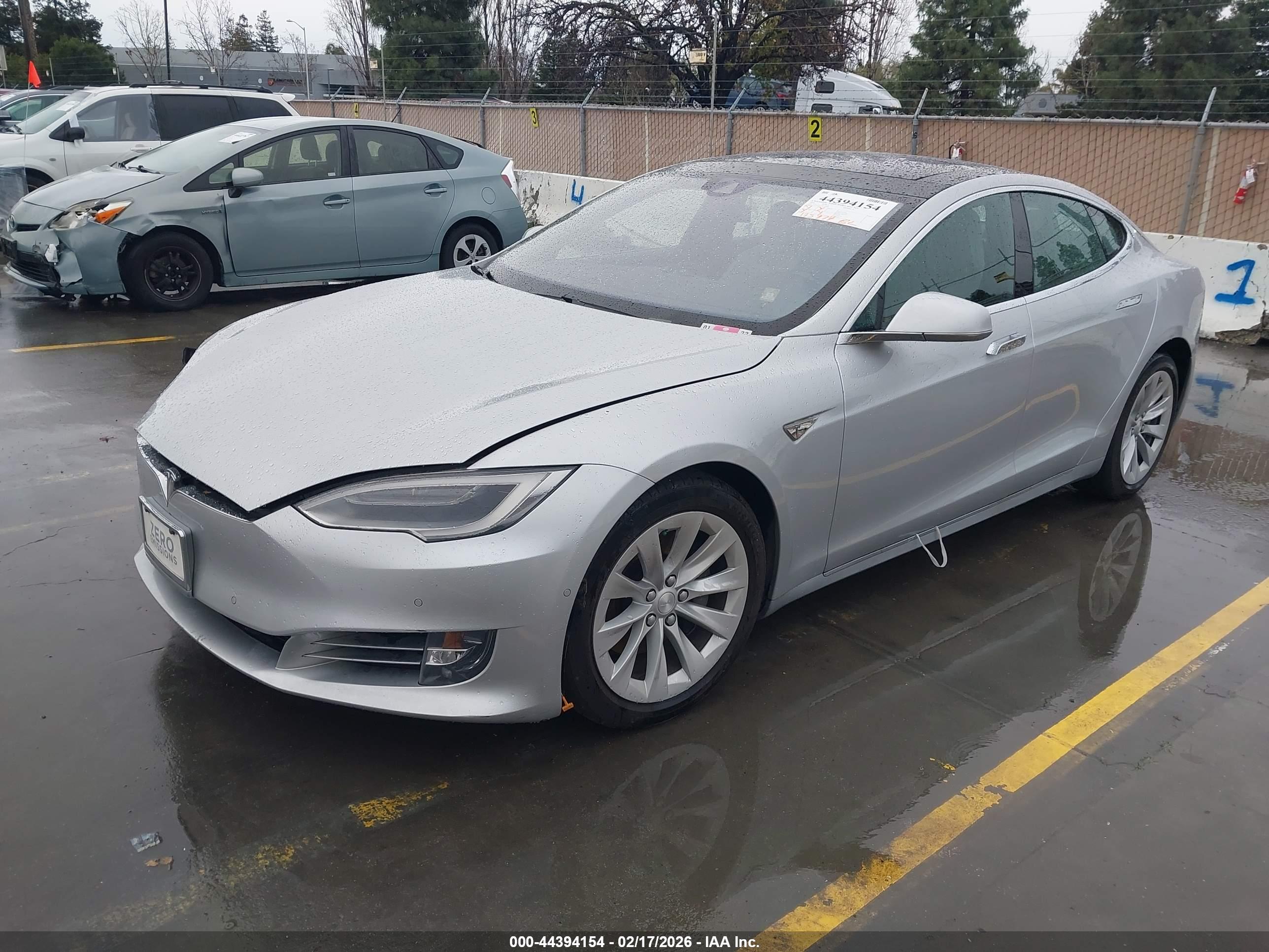 TESLA MODEL image 2
