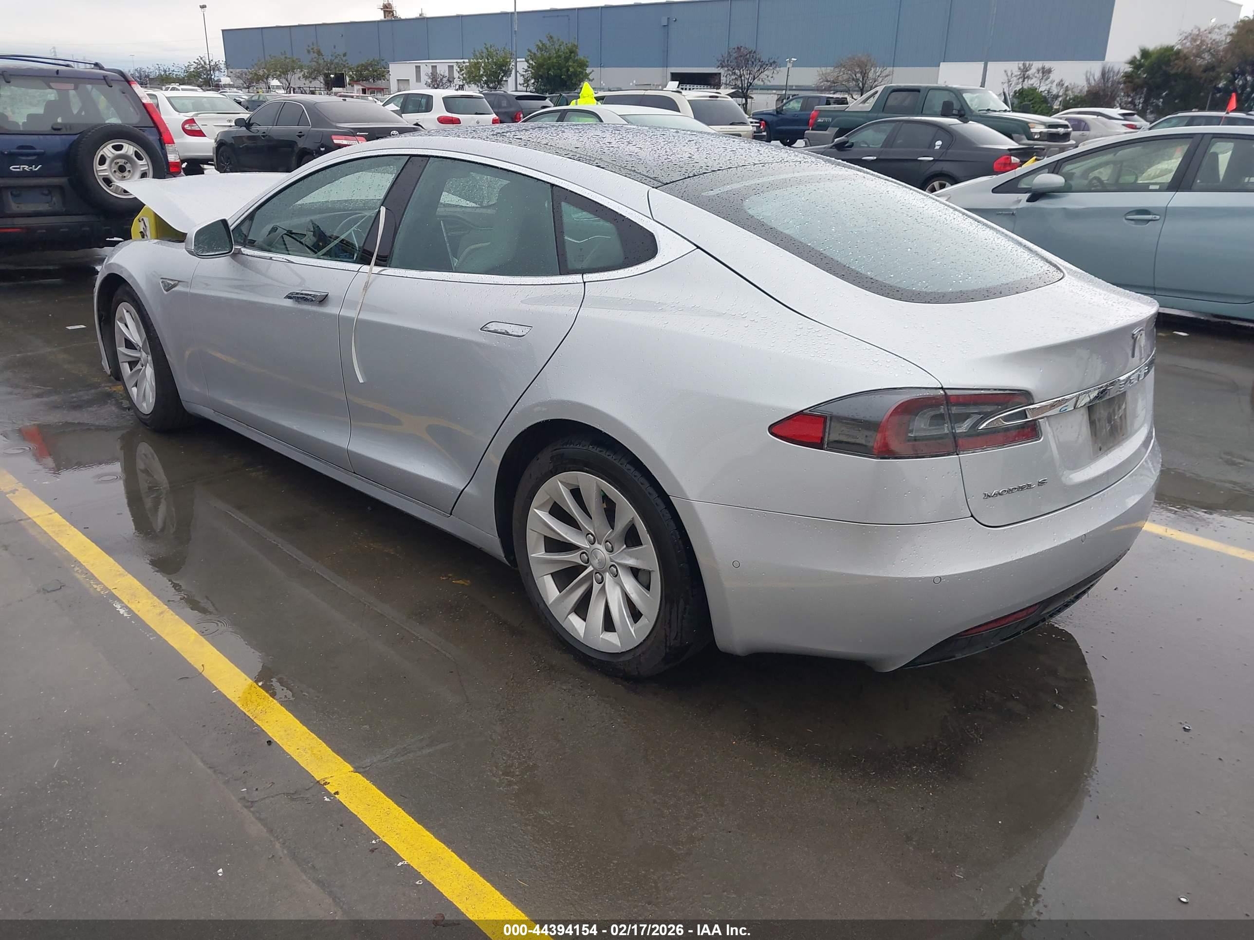 TESLA MODEL image 3