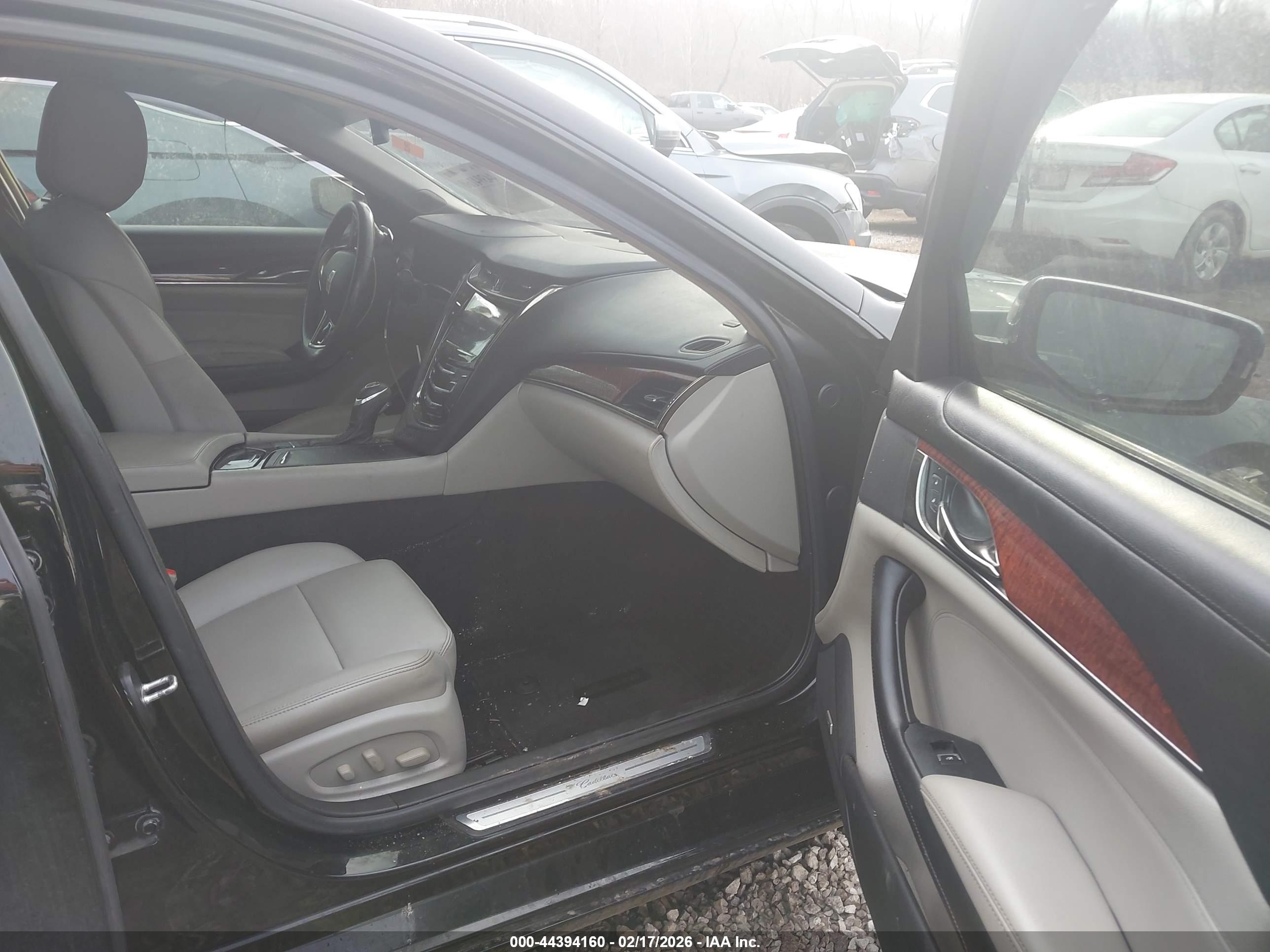 CADILLAC CTS image 5