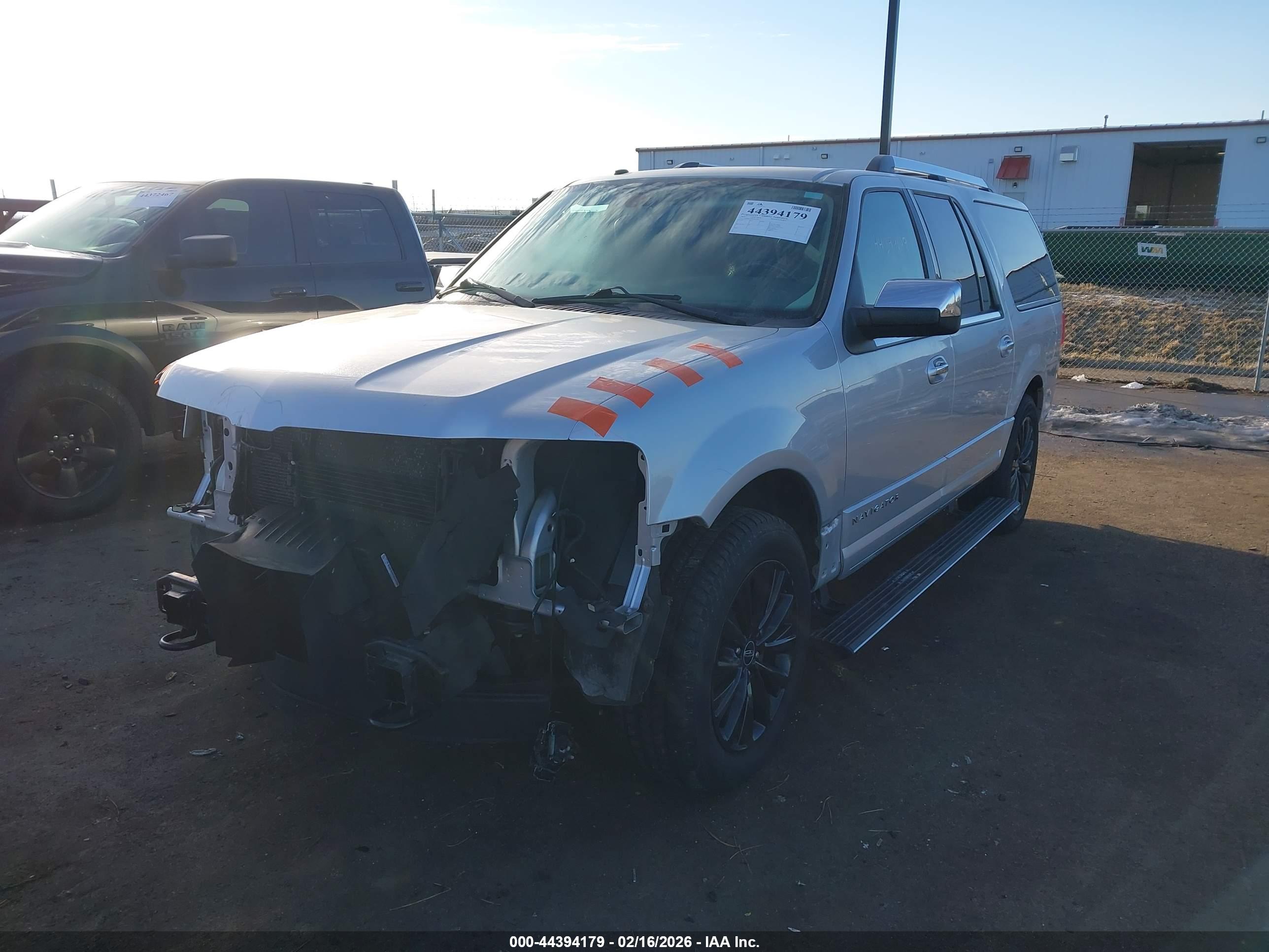 LINCOLN NAVIGATOR image 2
