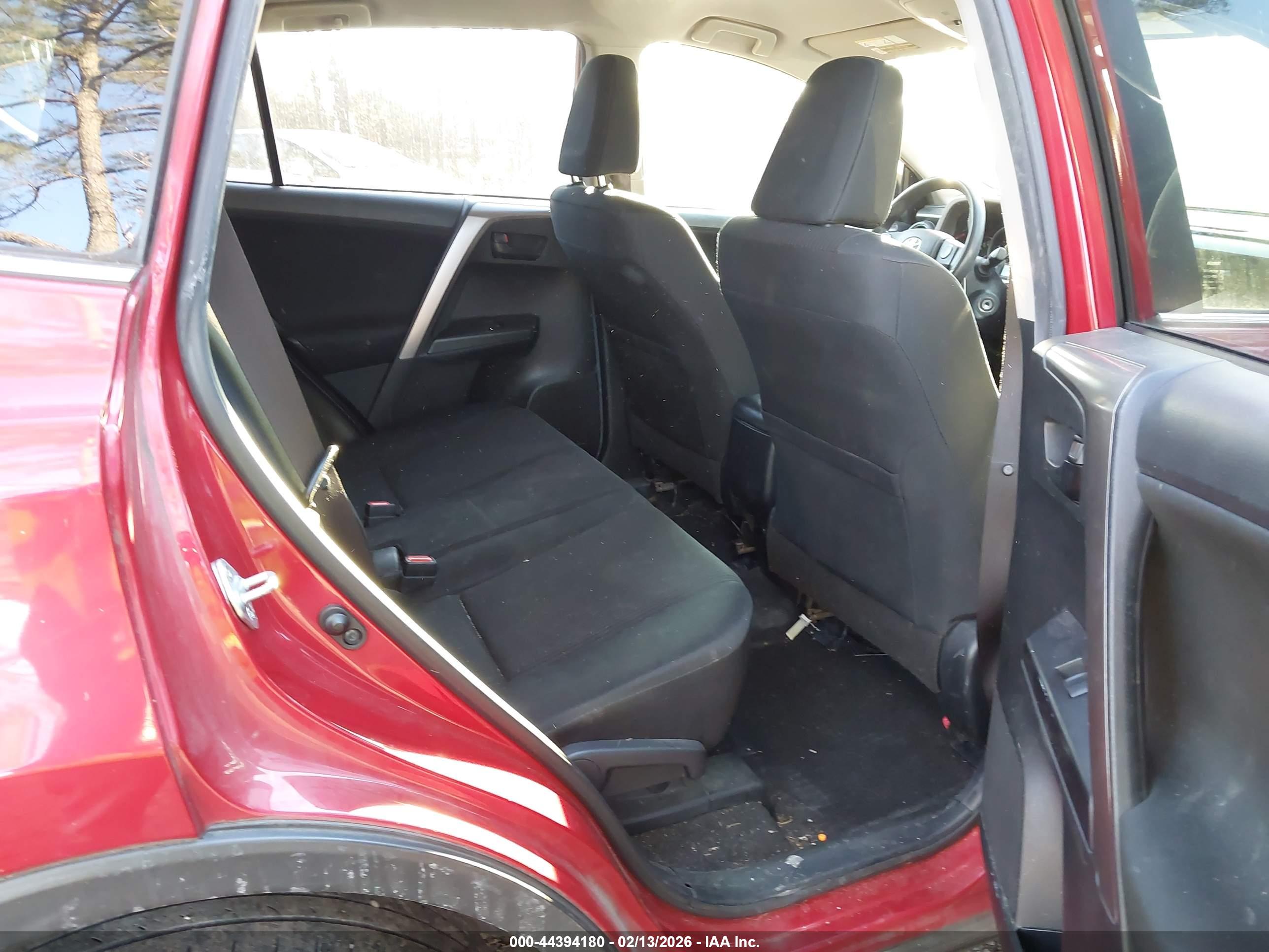 TOYOTA RAV4 image 8