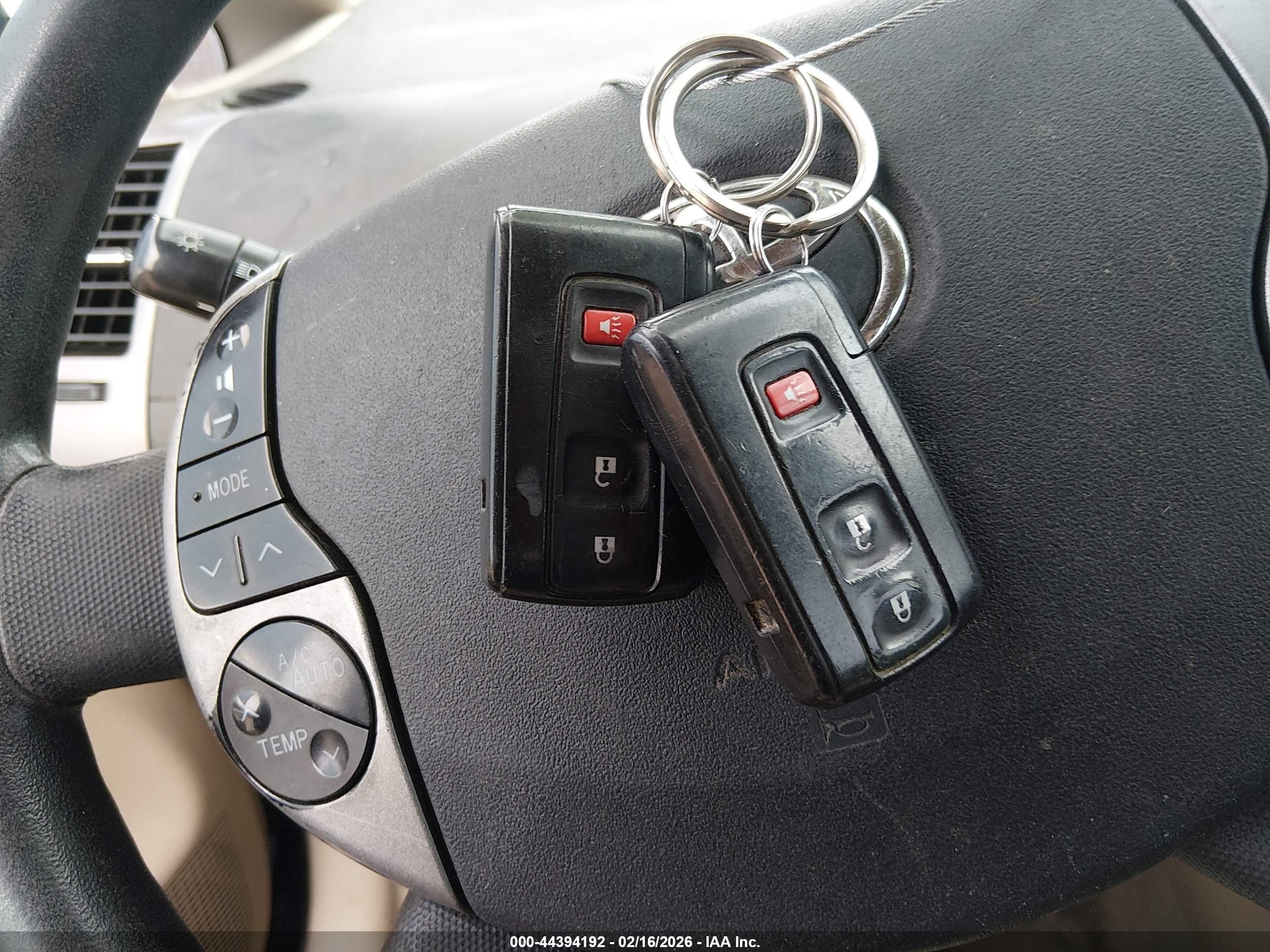 TOYOTA PRIUS image 11