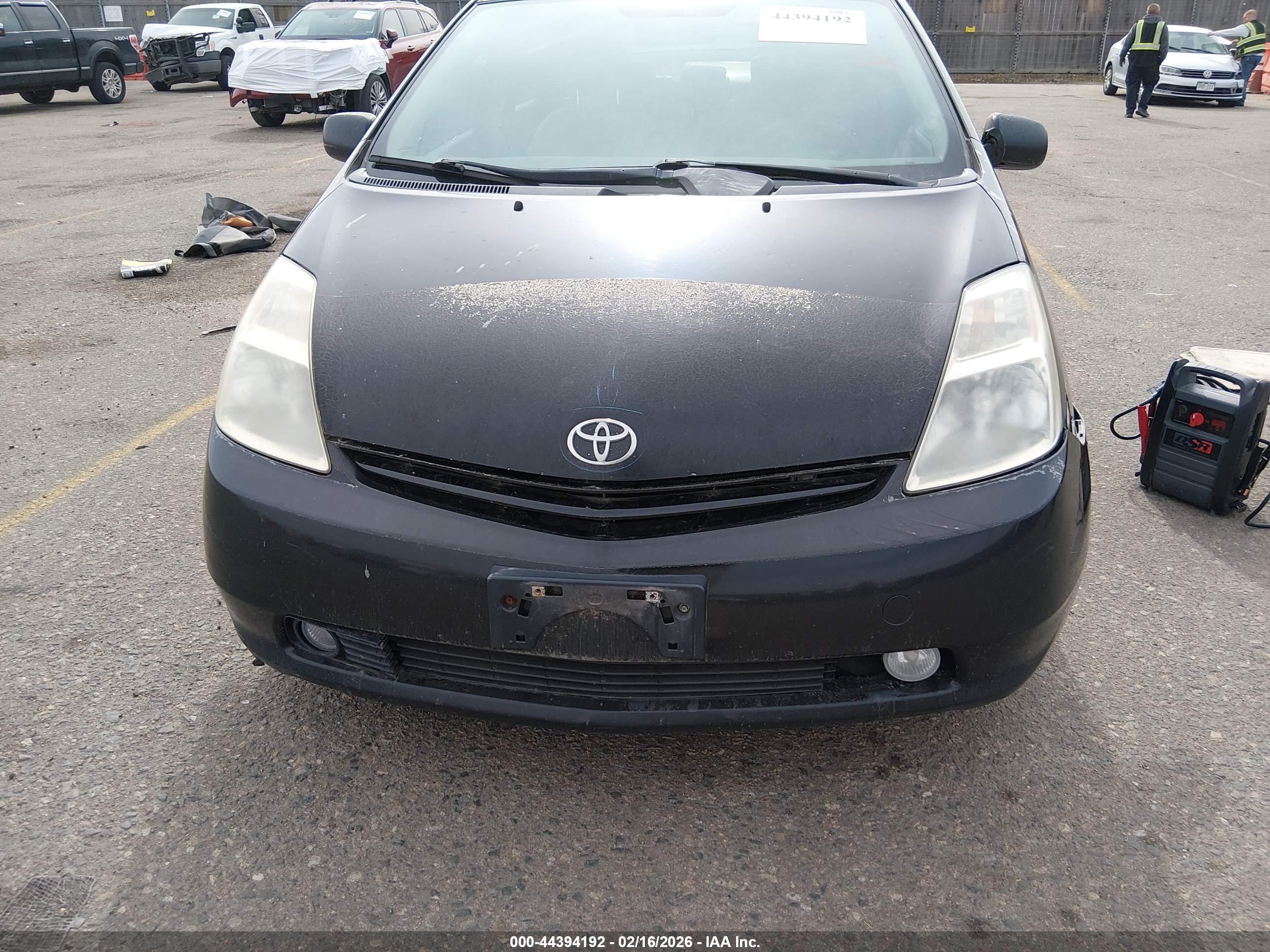 TOYOTA PRIUS image 6