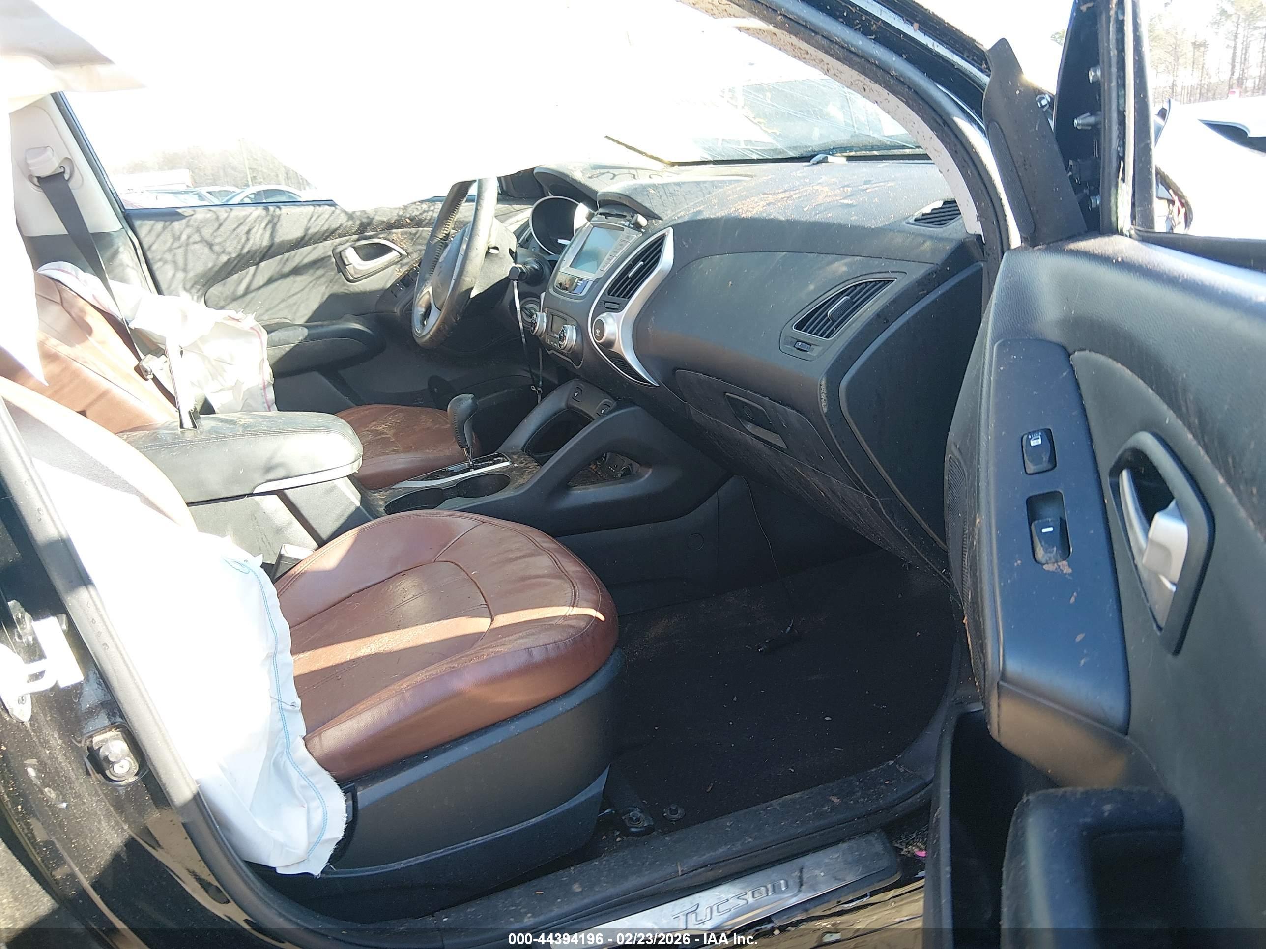 HYUNDAI TUCSON image 5
