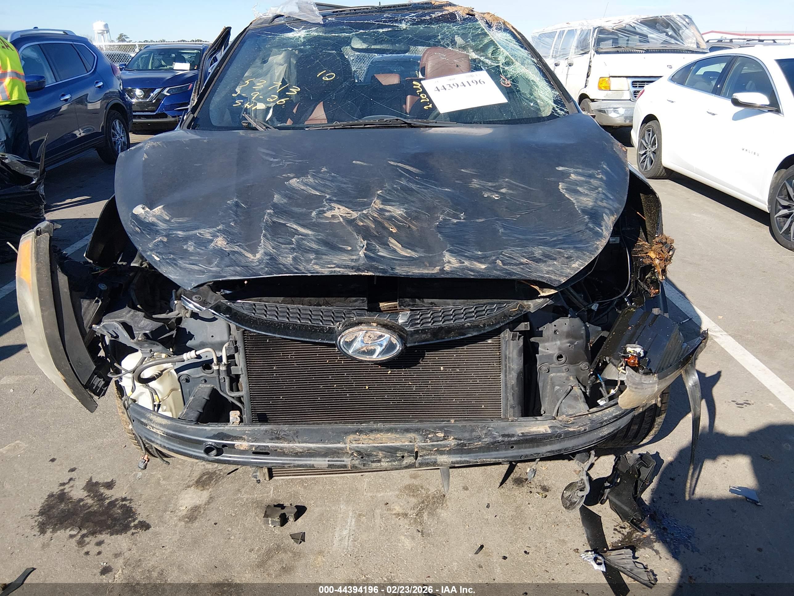 HYUNDAI TUCSON image 6