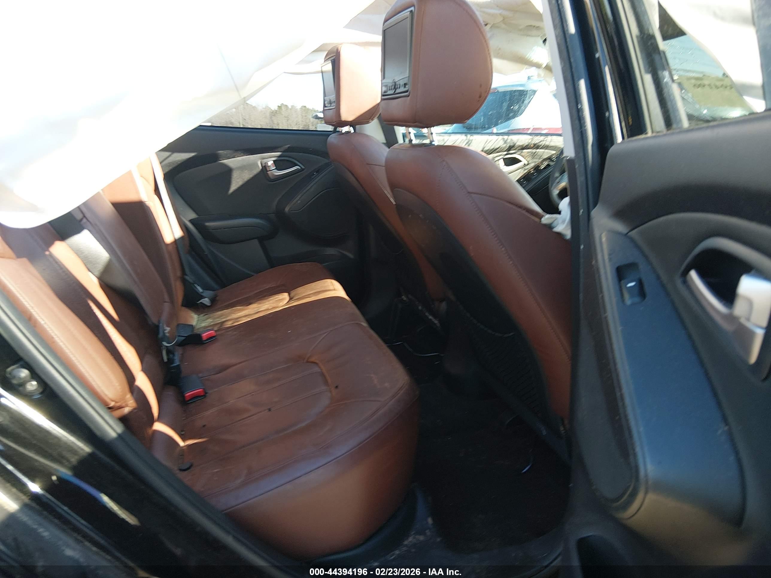 HYUNDAI TUCSON image 8