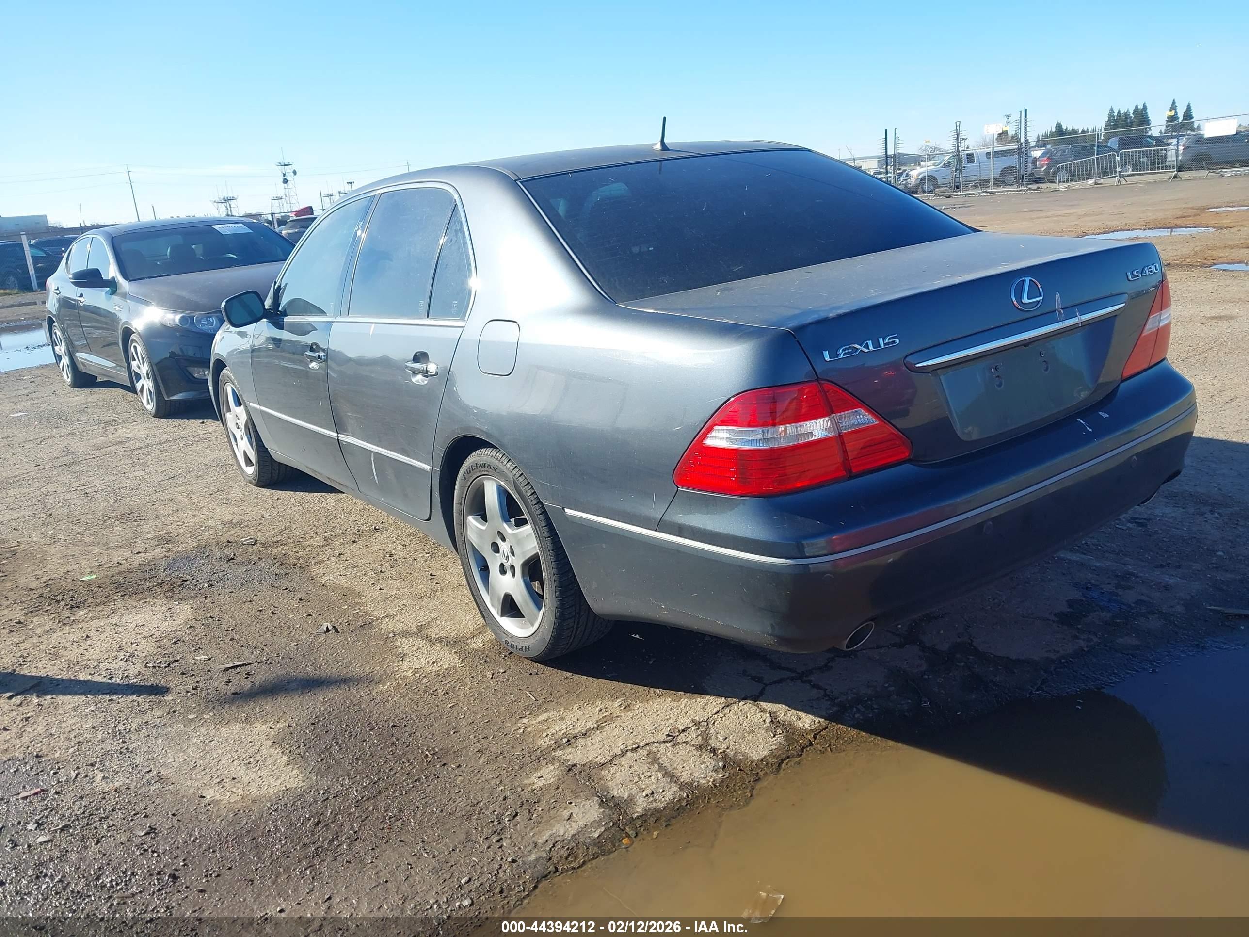 LEXUS LS image 3