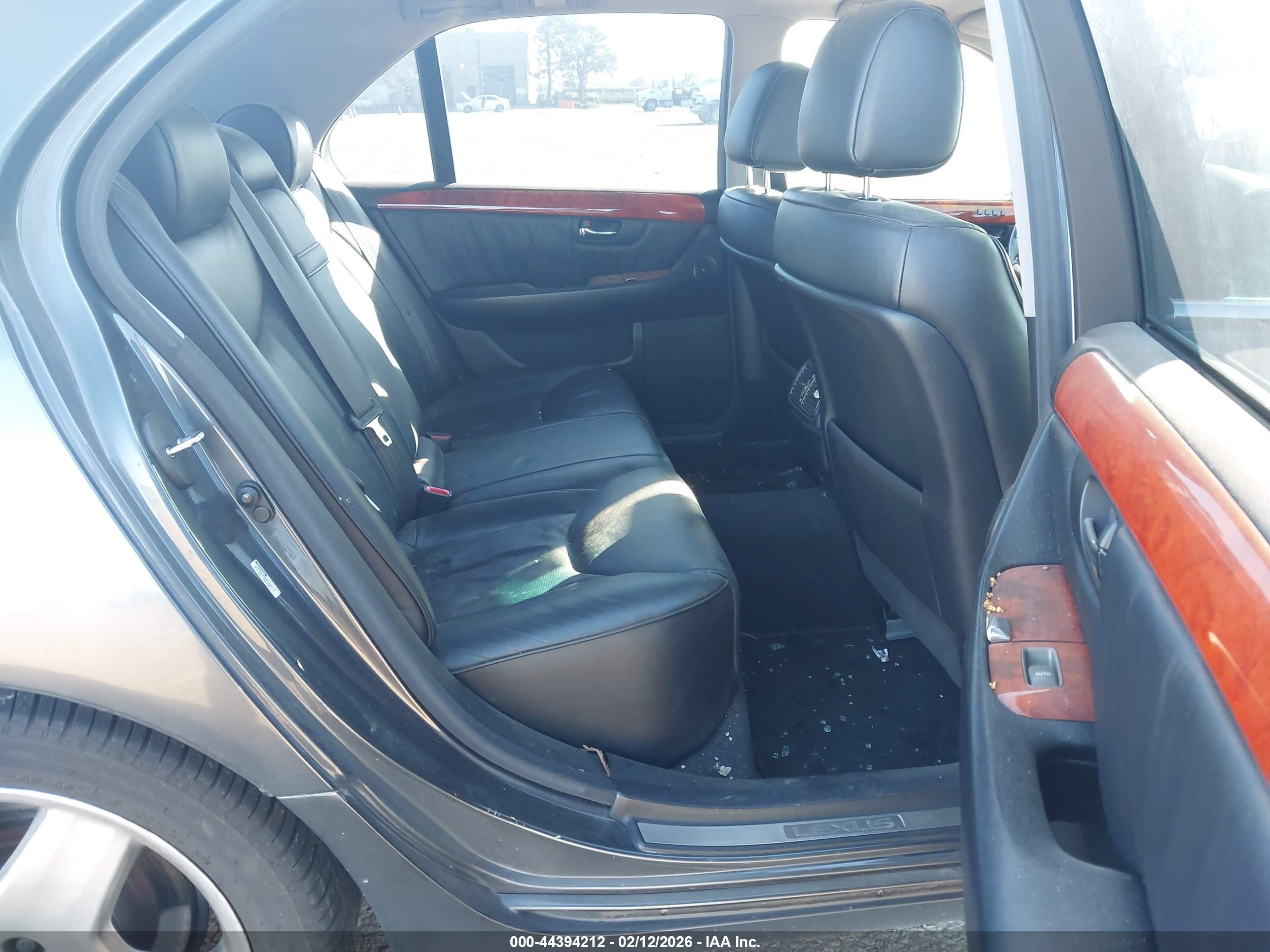 LEXUS LS image 8
