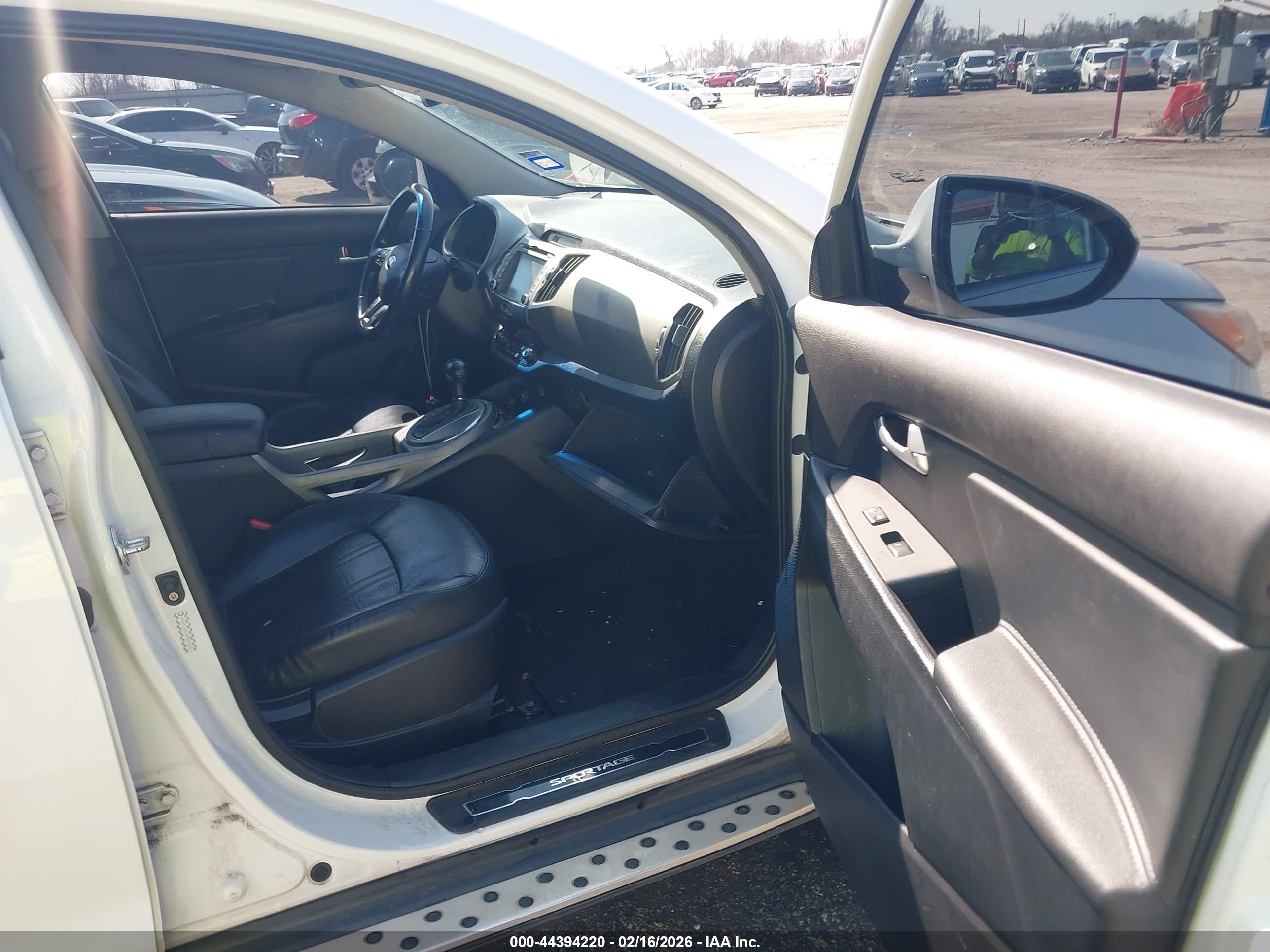 KIA SPORTAGE image 5