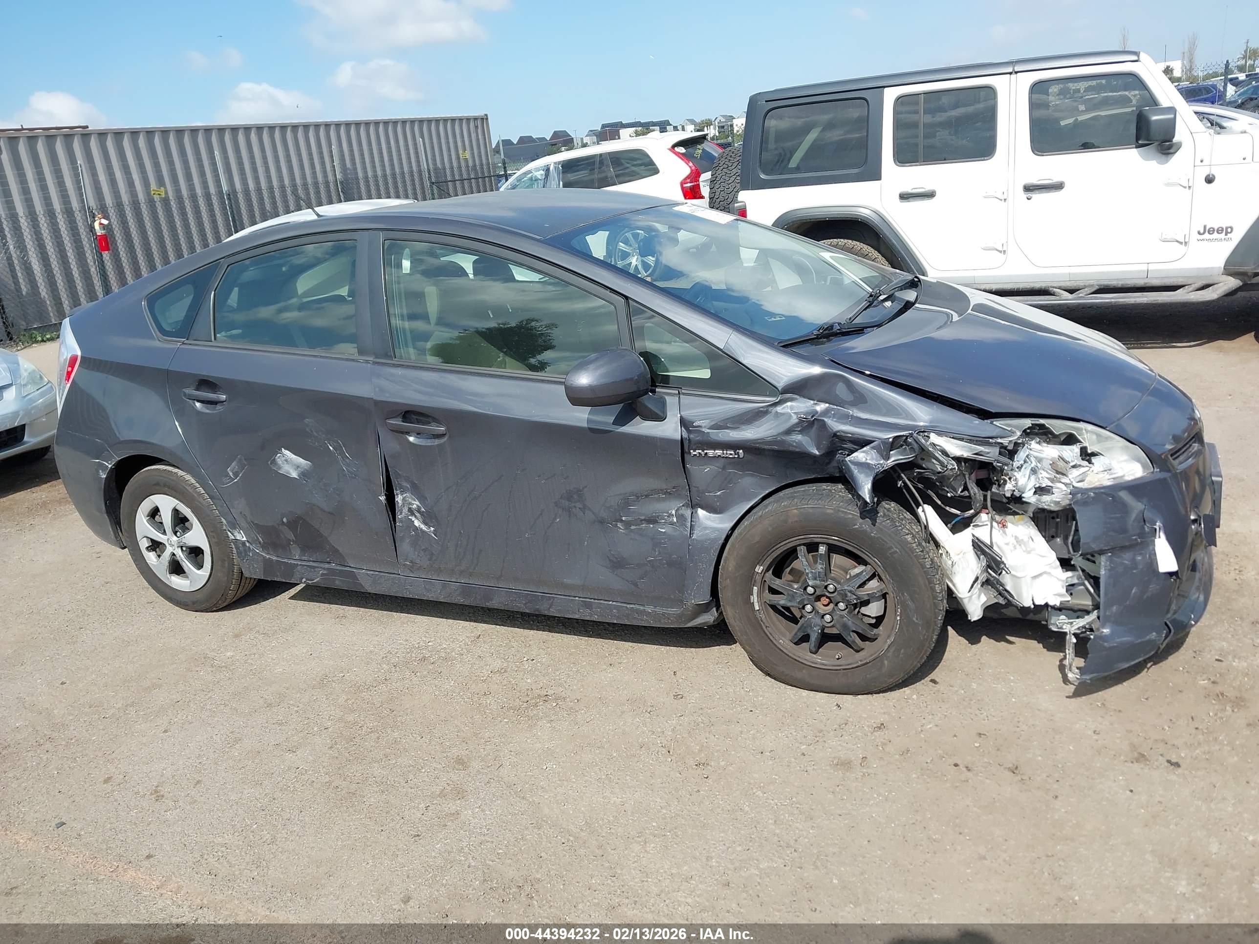 TOYOTA PRIUS image 6