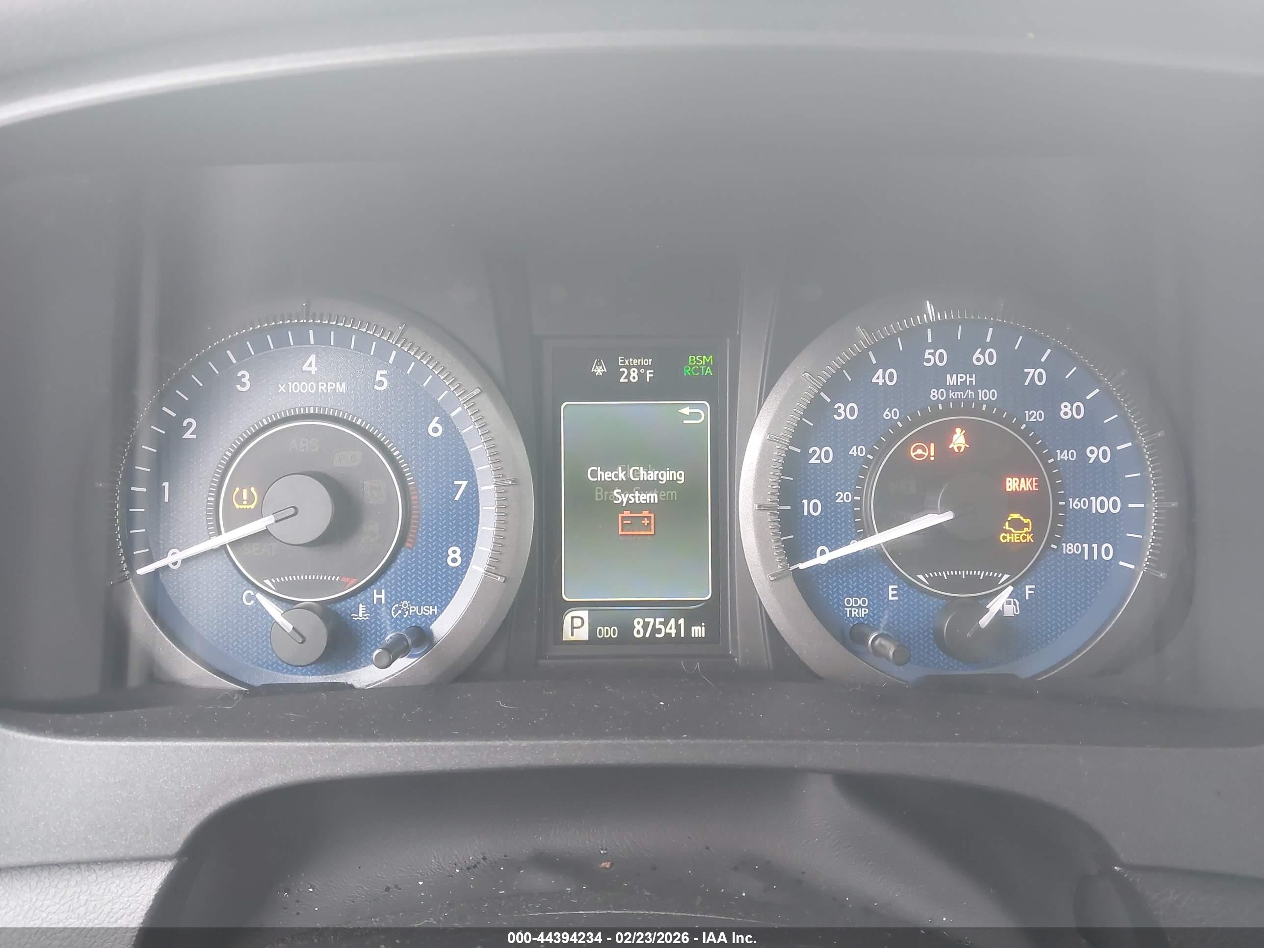 TOYOTA SIENNA image 7