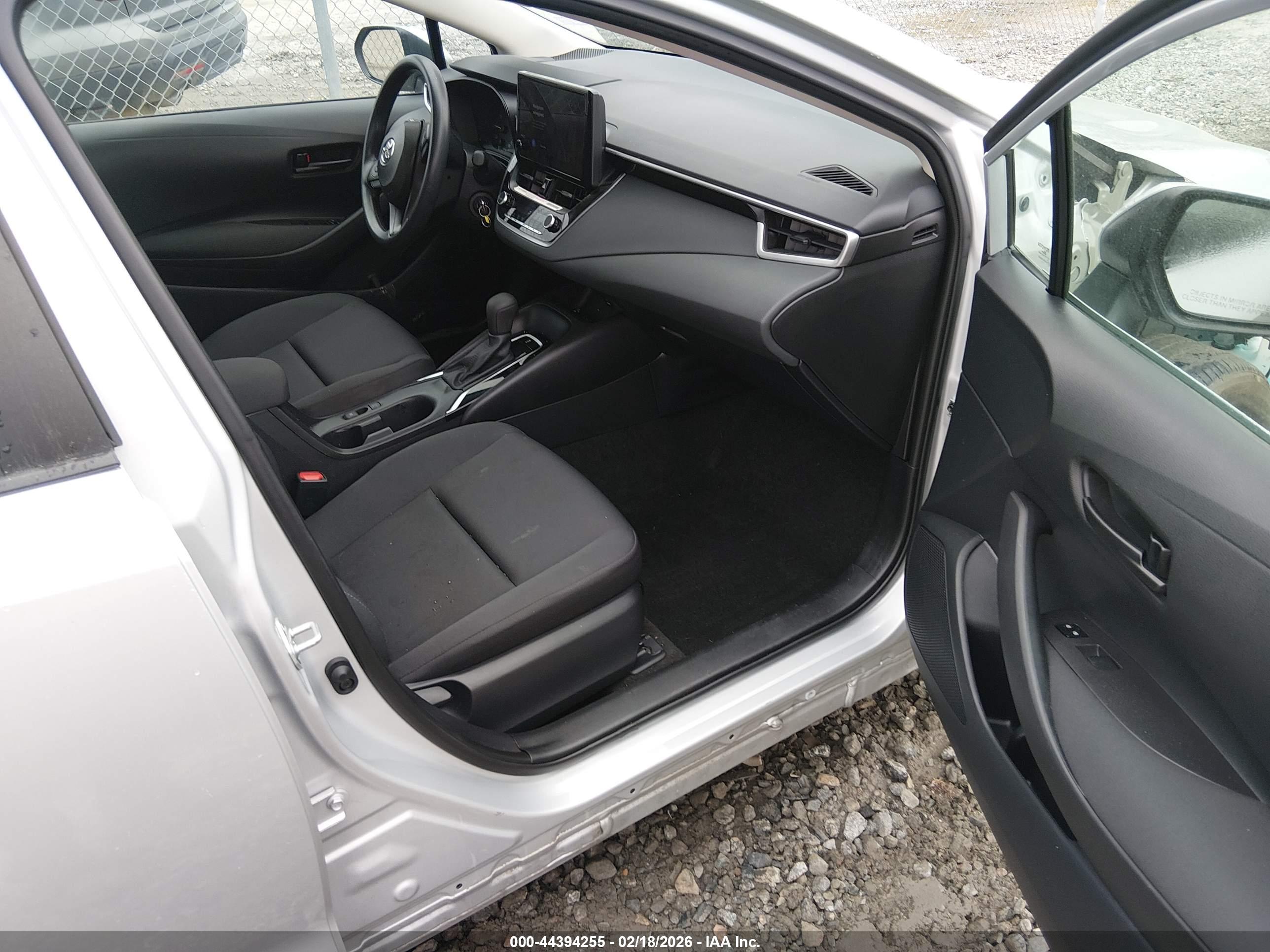 TOYOTA COROLLA image 5