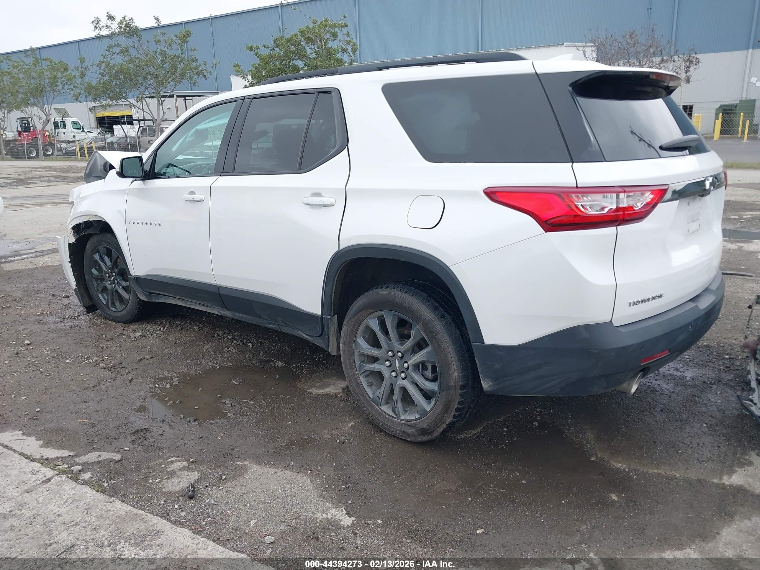 CHEVROLET TRAVERSE image 3