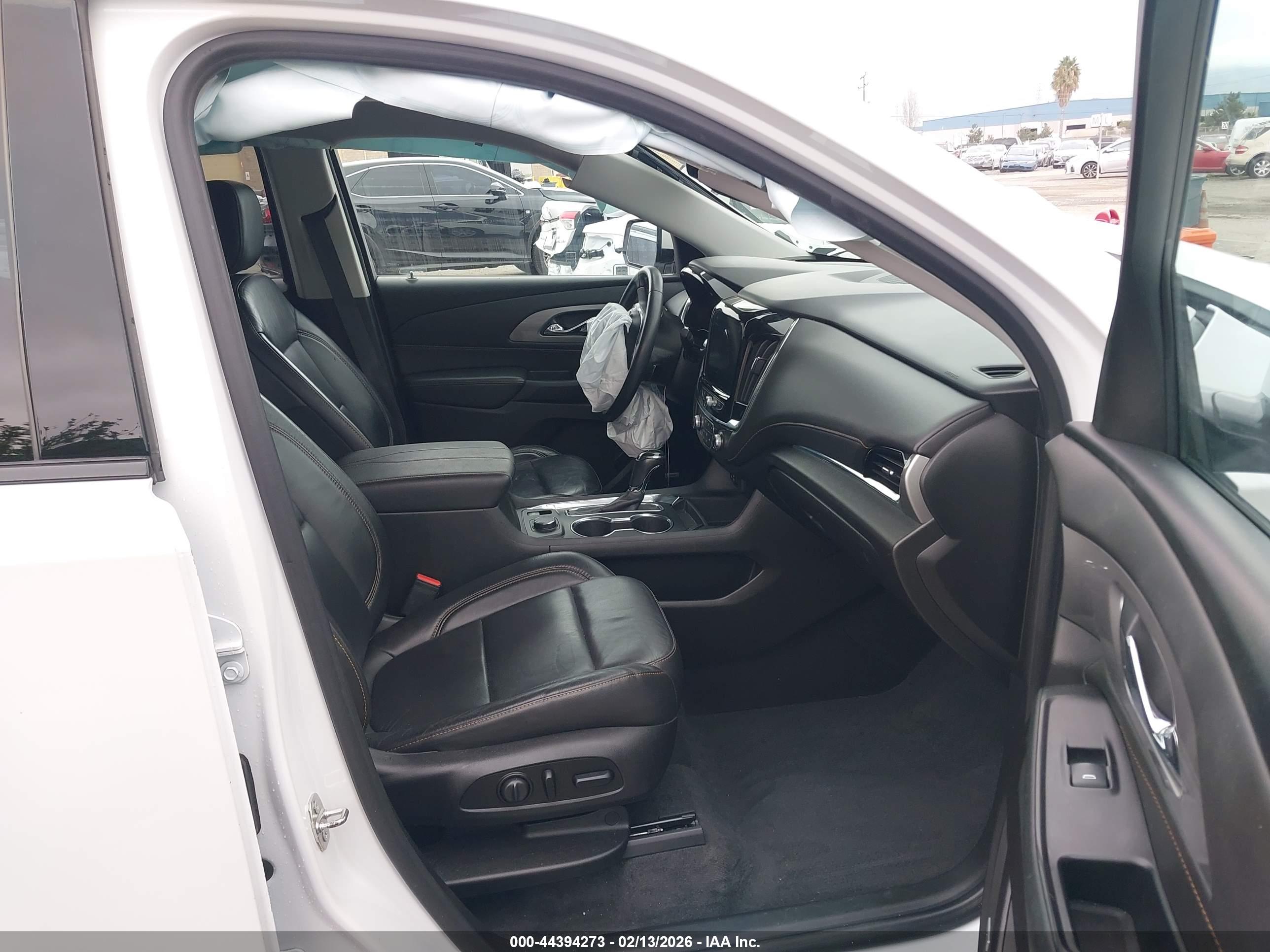 CHEVROLET TRAVERSE image 5