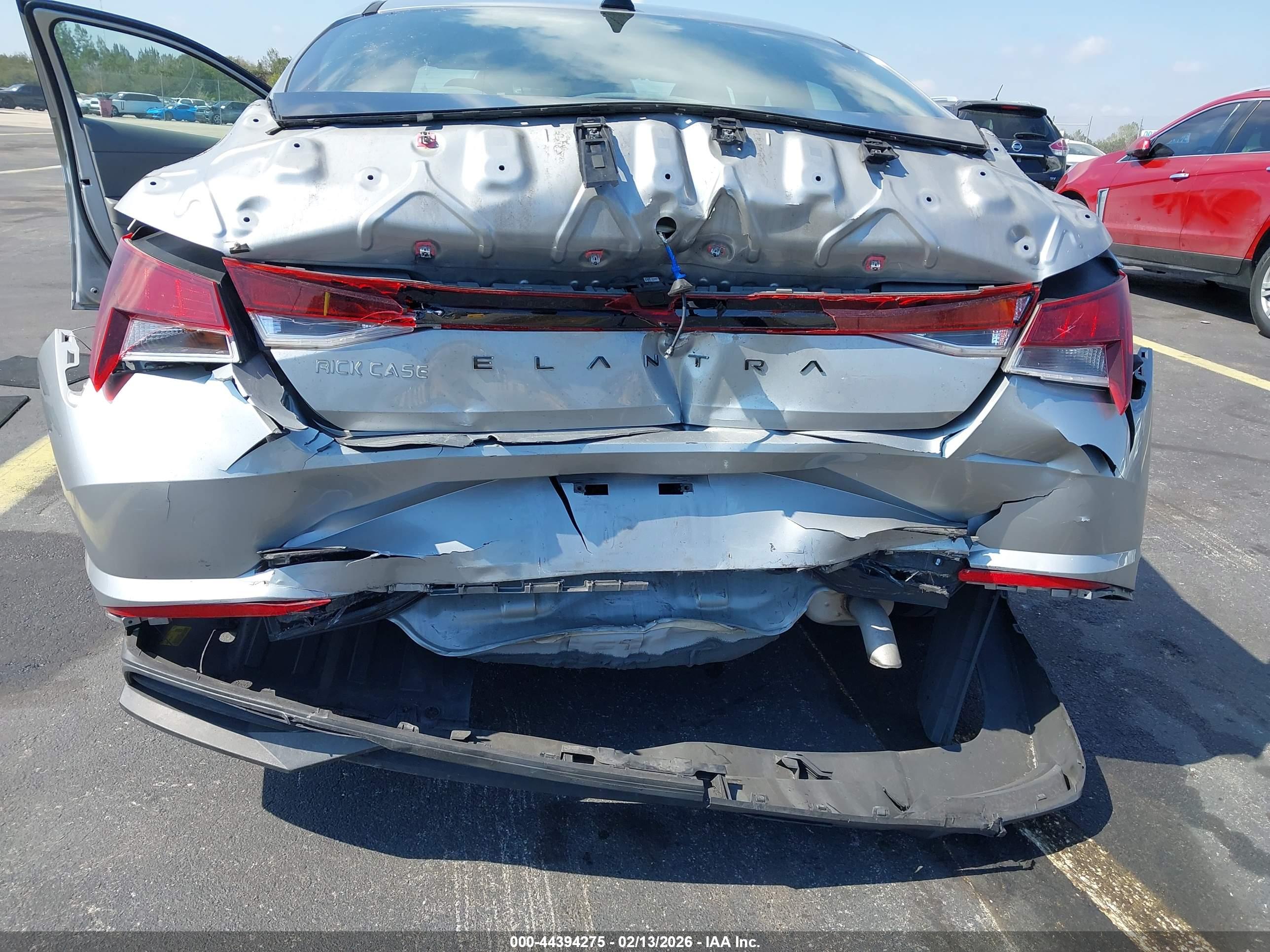 HYUNDAI ELANTRA image 6