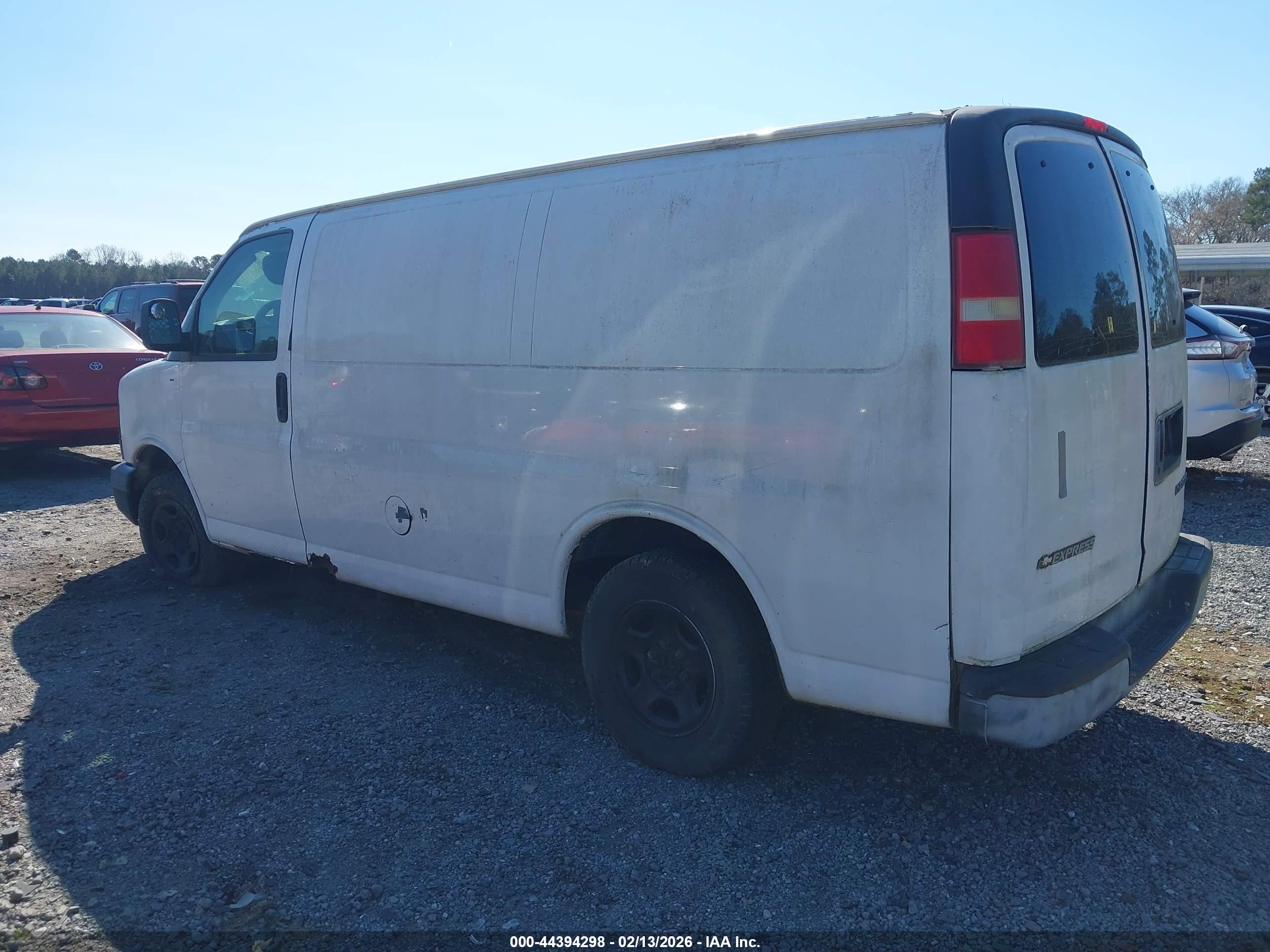 CHEVROLET EXPRESS image 3