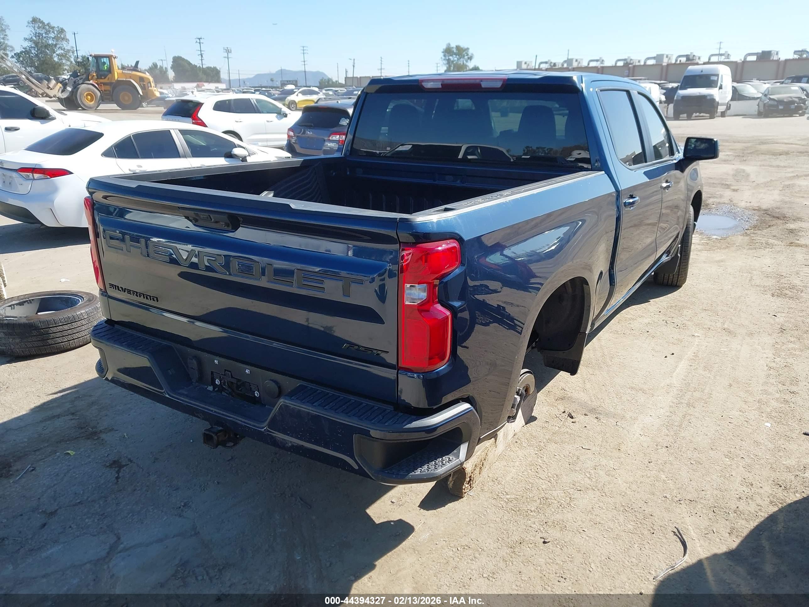 CHEVROLET SILVERADO image 4